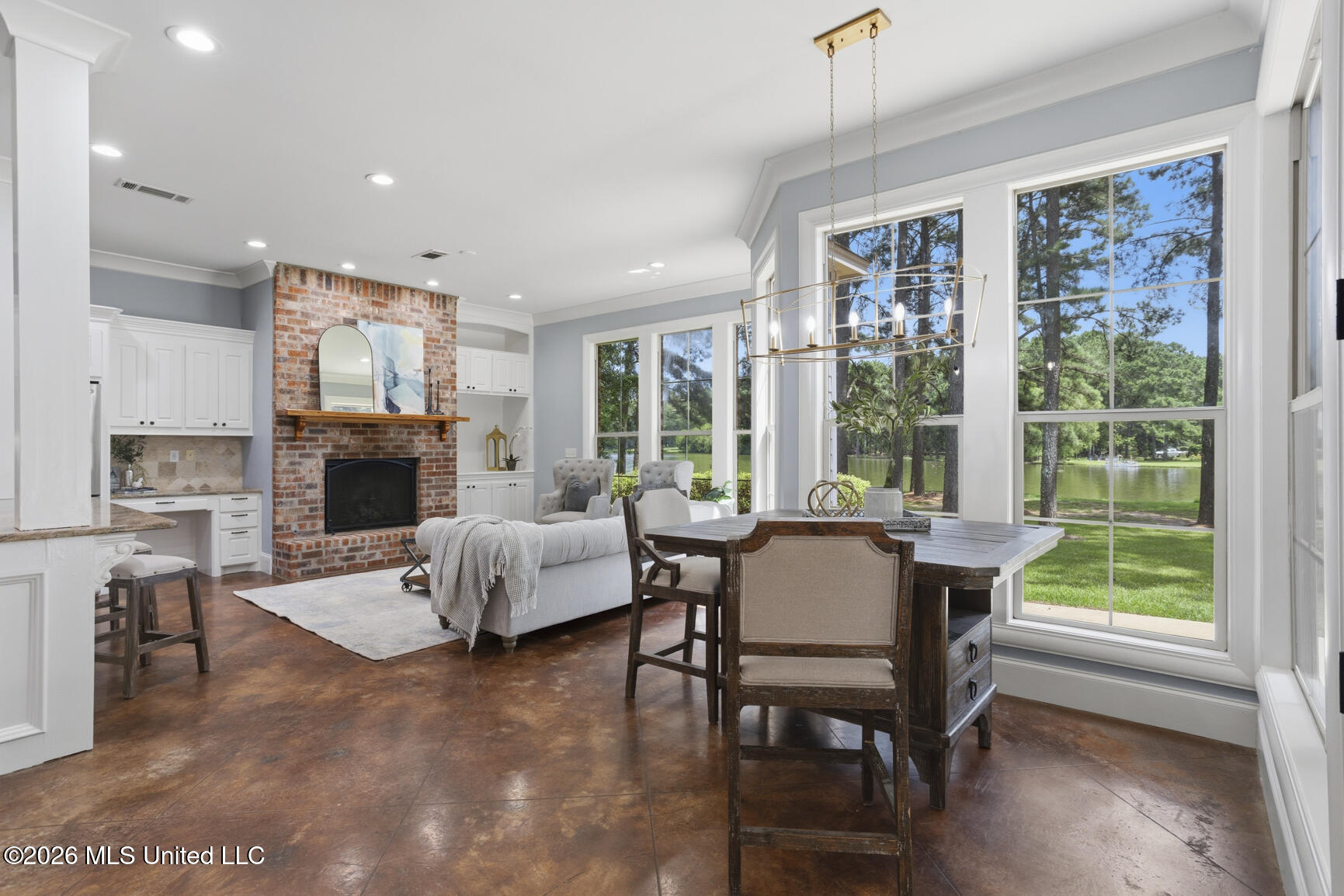 167 Lakeshire Circle Property Photo 15