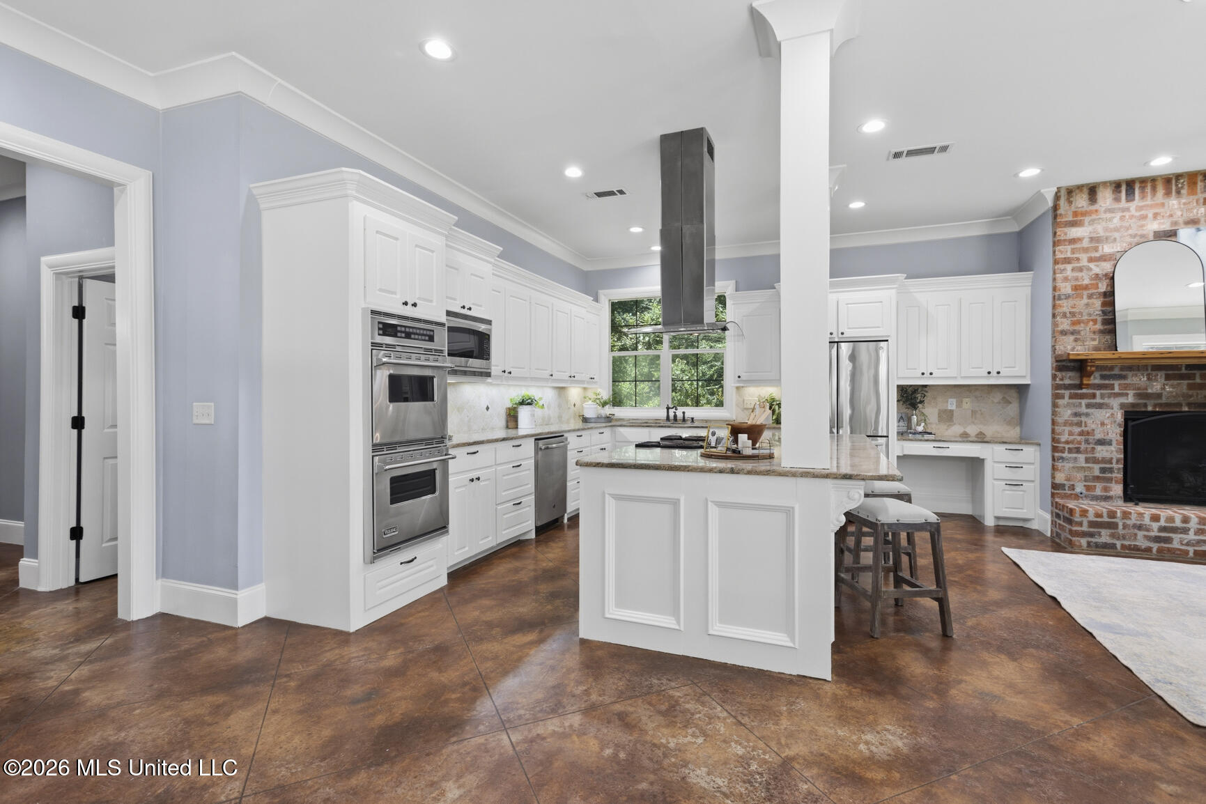 167 Lakeshire Circle Property Photo 16