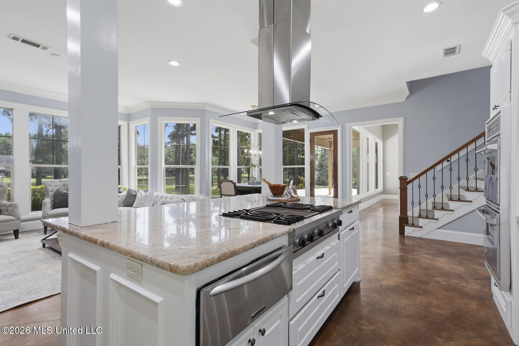 167 Lakeshire Circle Property Photo 23