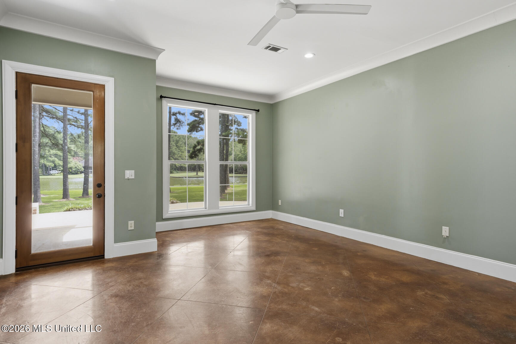 167 Lakeshire Circle Property Photo 33