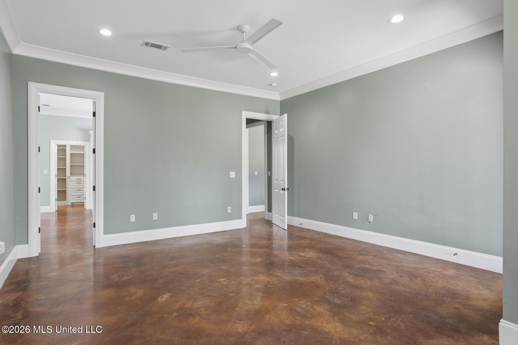 167 Lakeshire Circle Property Photo 34