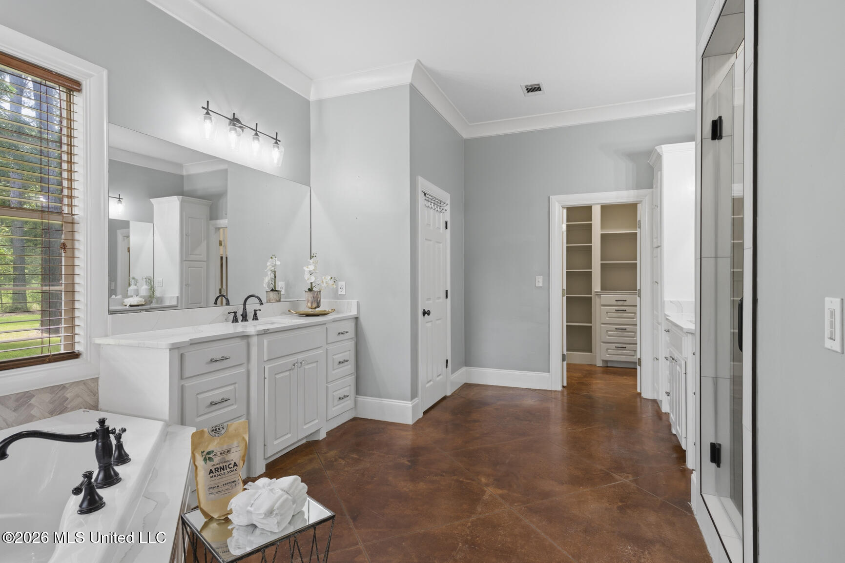 167 Lakeshire Circle Property Photo 35