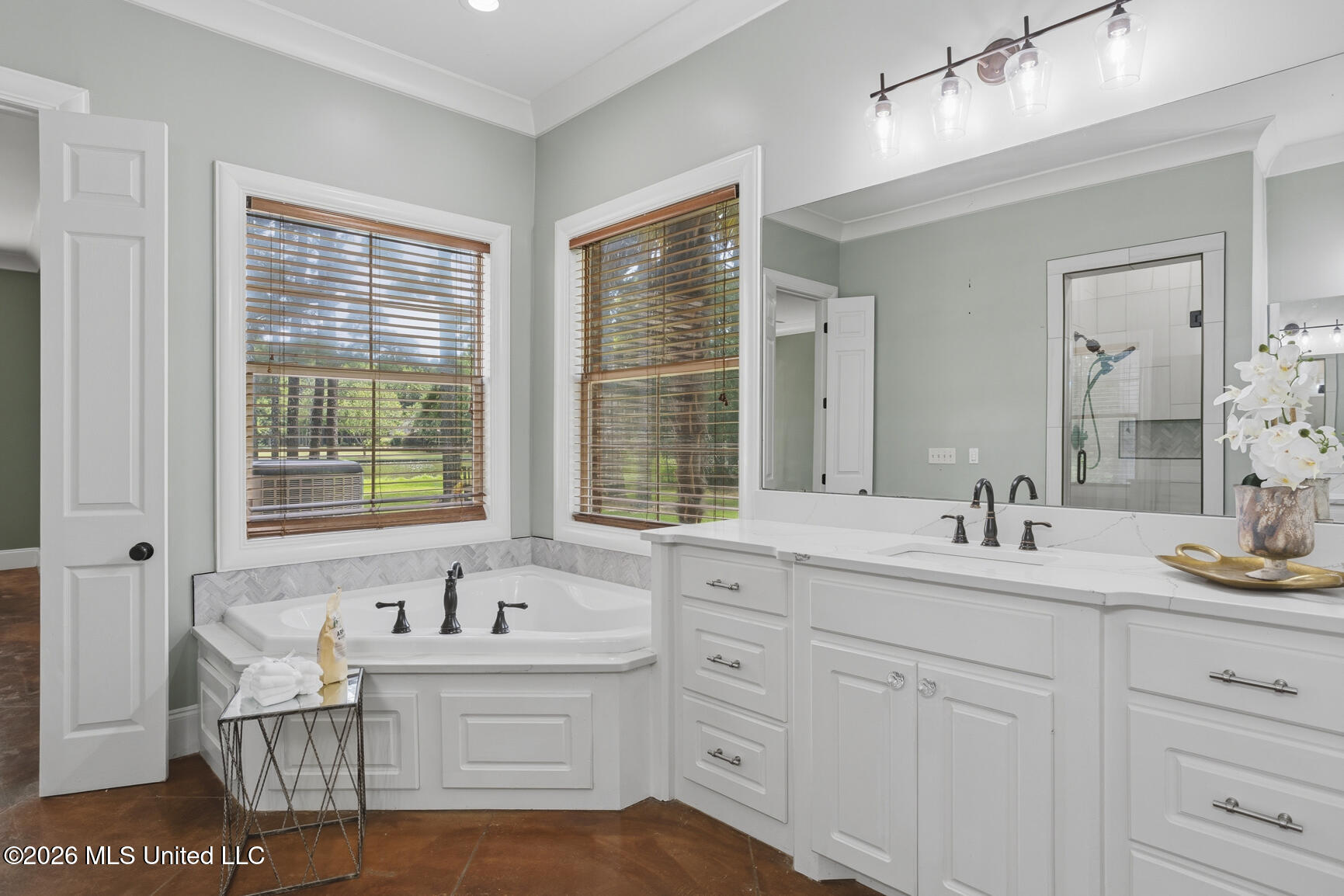 167 Lakeshire Circle Property Photo 36