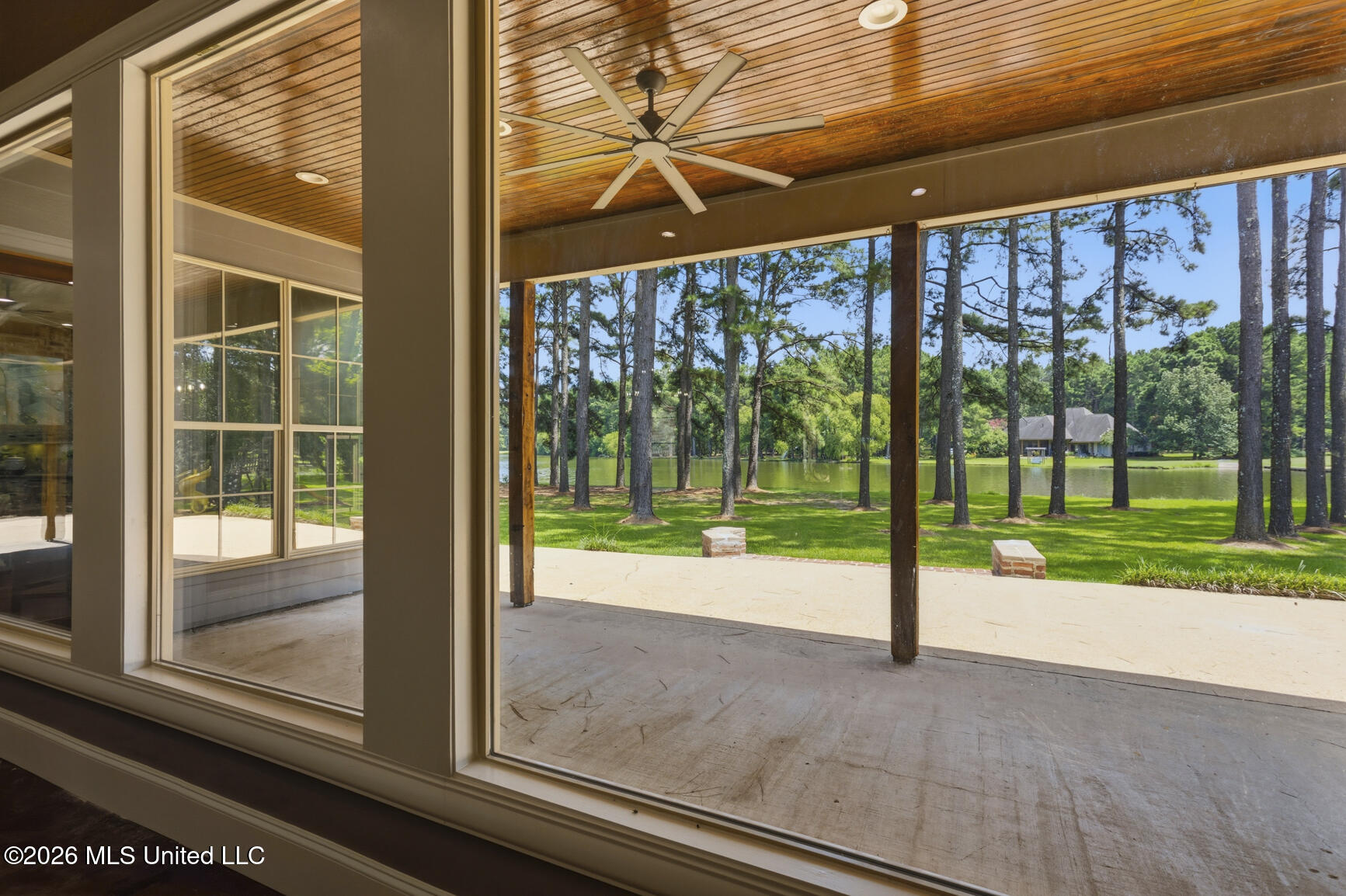 167 Lakeshire Circle Property Photo 46