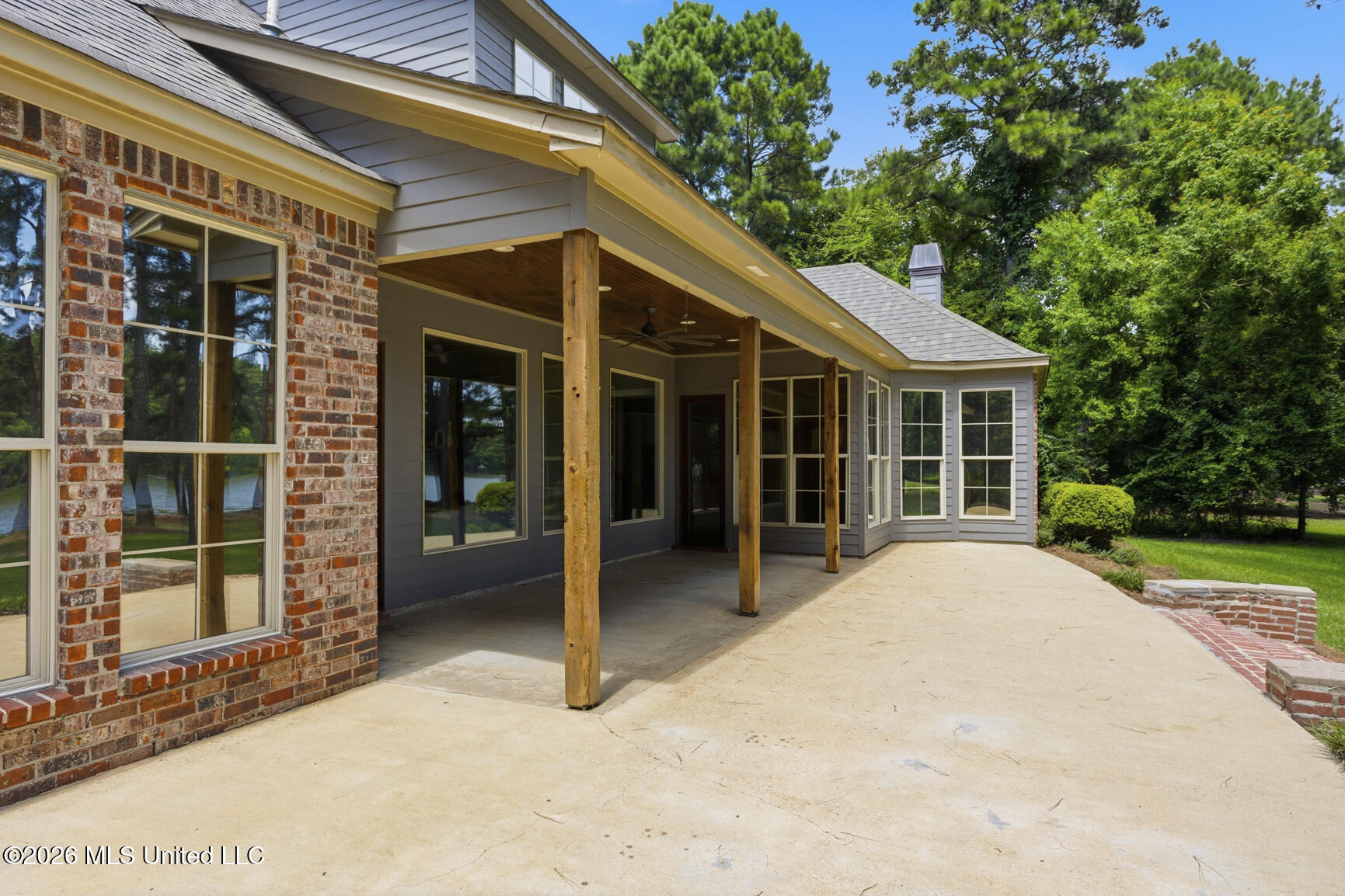 167 Lakeshire Circle Property Photo 50