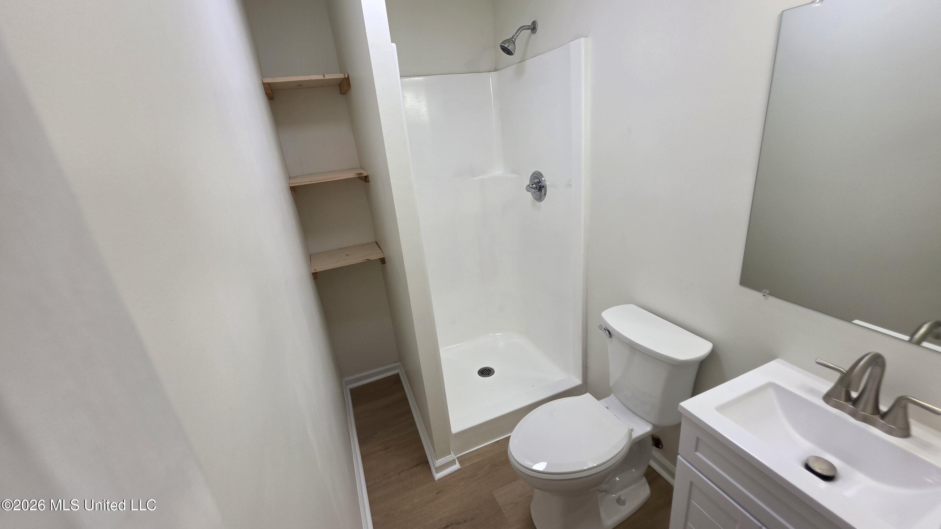 2320 Colonial Hills Drive Property Photo 11