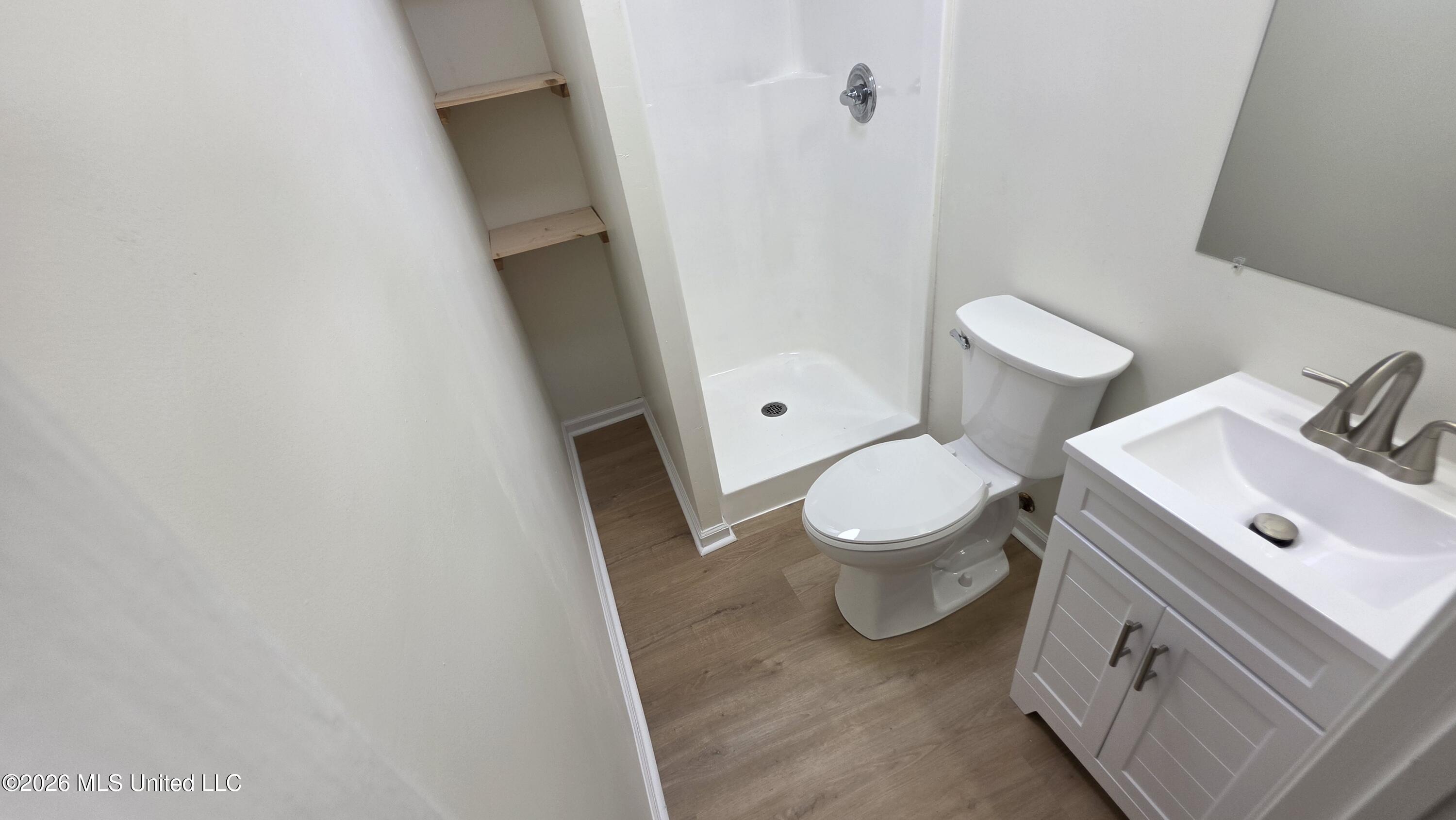 2320 Colonial Hills Drive Property Photo 12