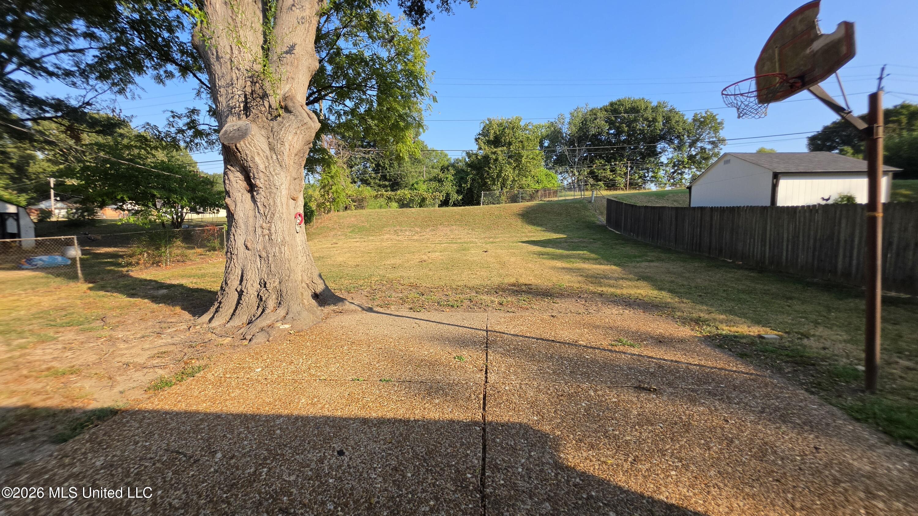 2320 Colonial Hills Drive Property Photo 17
