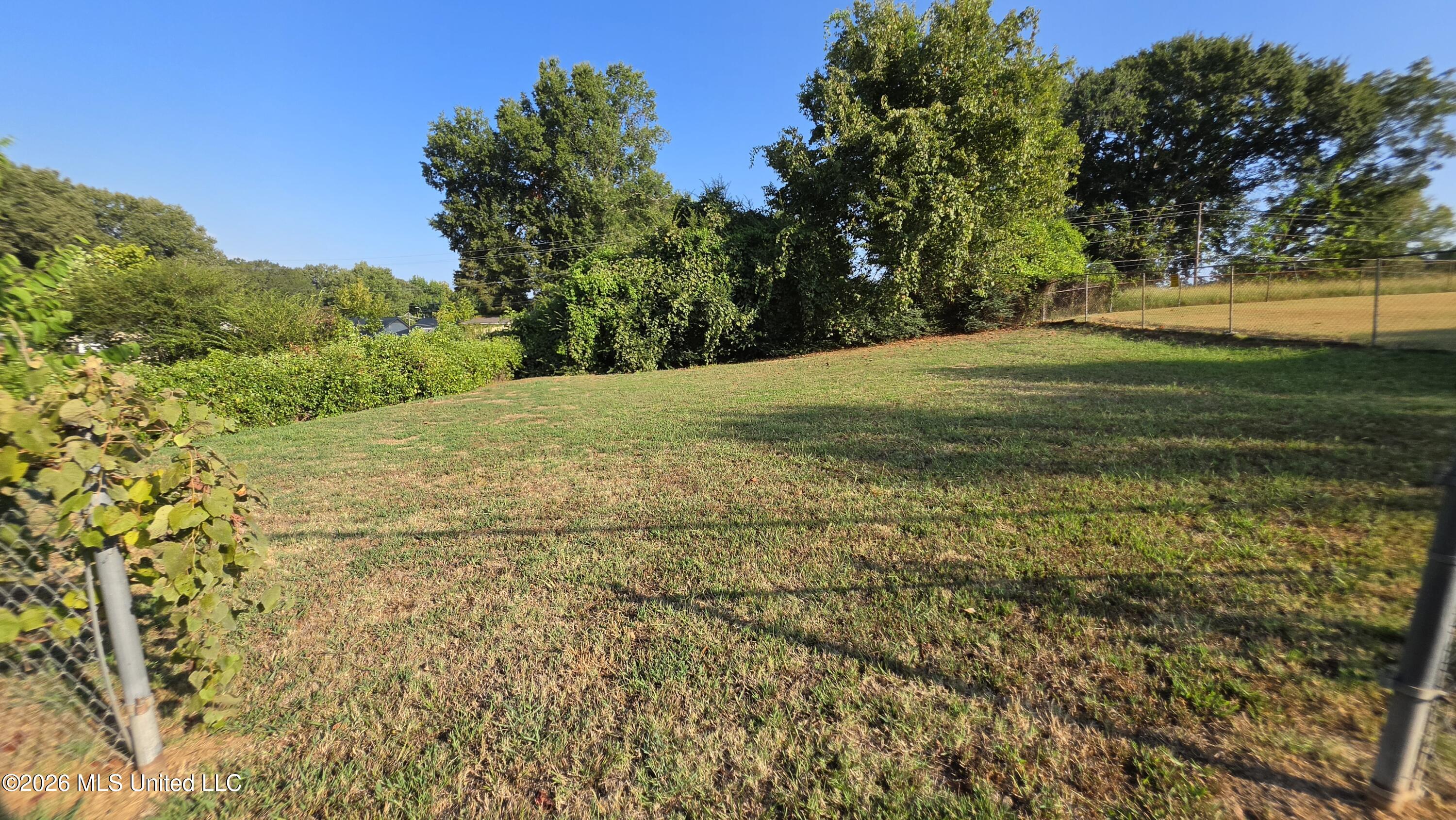 2320 Colonial Hills Drive Property Photo 18