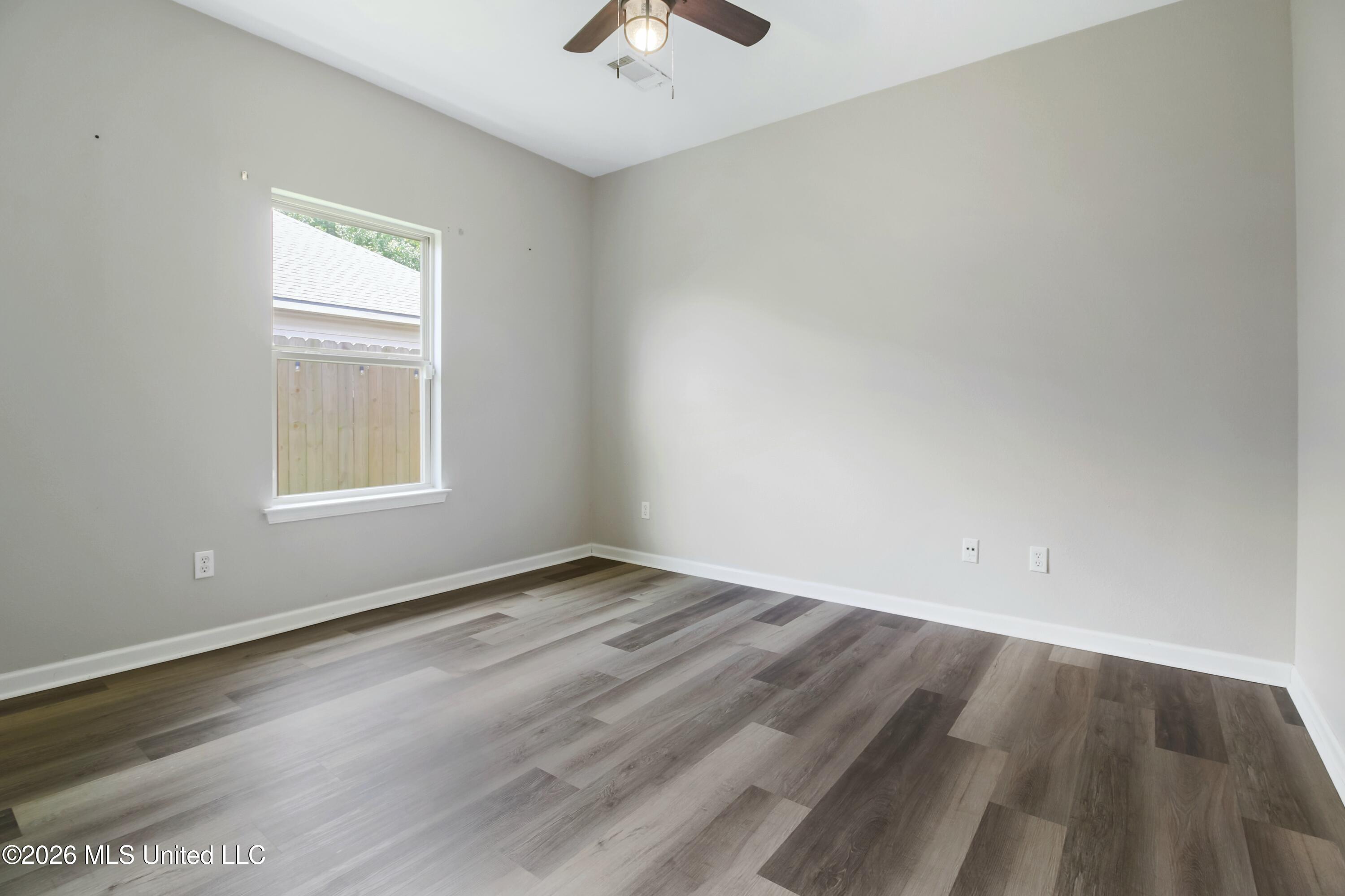 15139 Clemson Avenue Property Photo 9