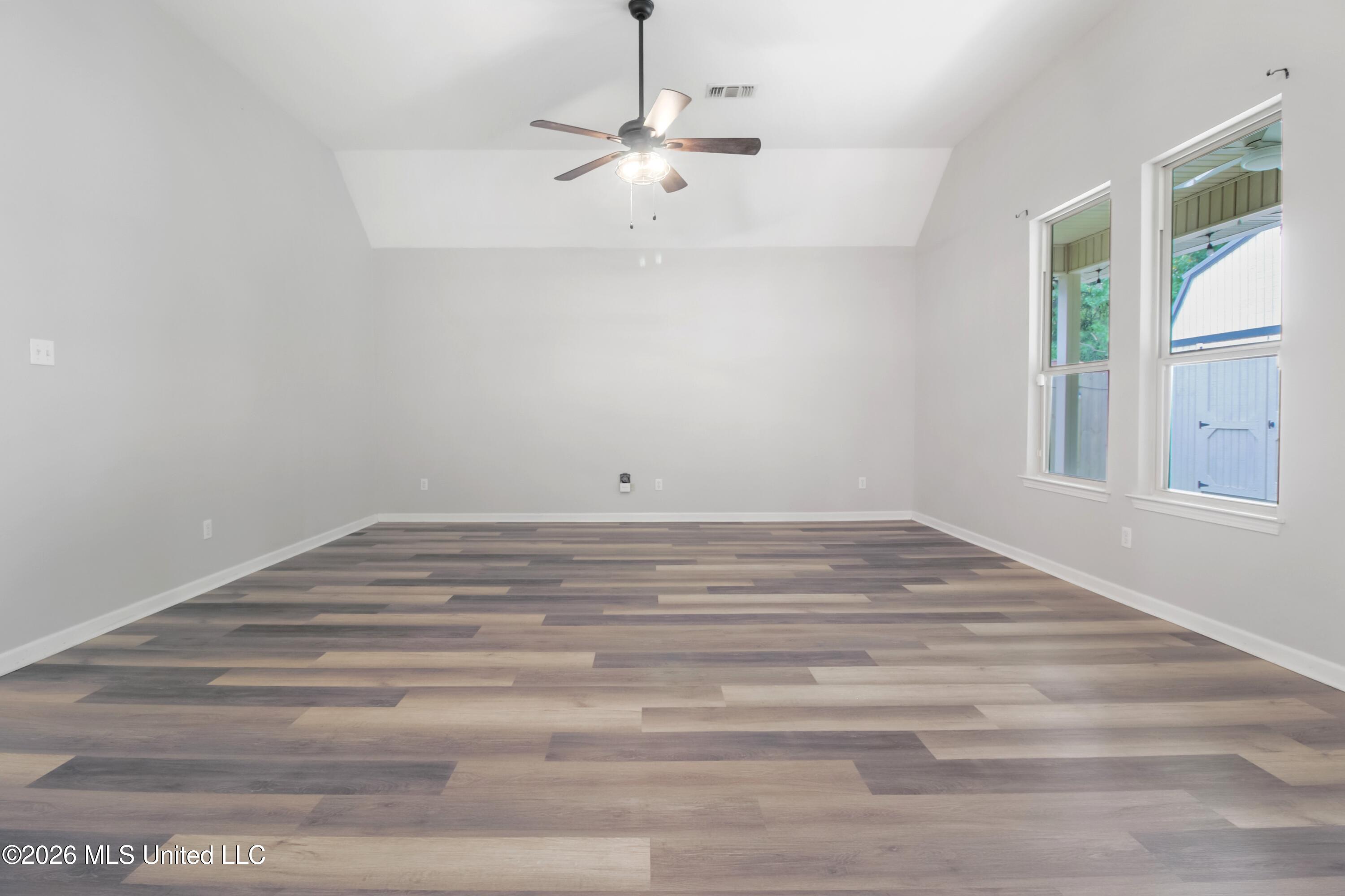 15139 Clemson Avenue Property Photo 17