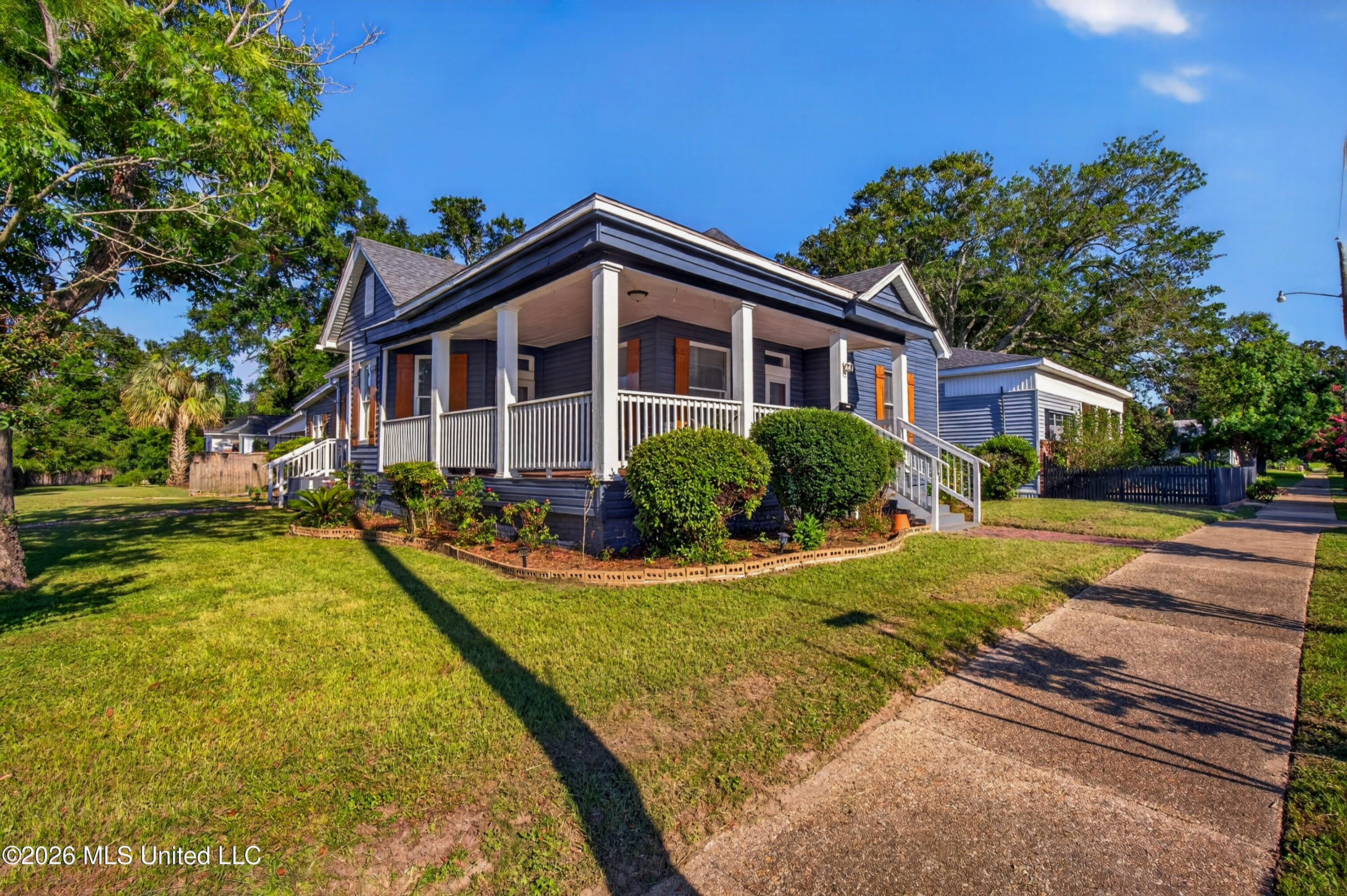 1820 19th Avenue Property Photo 4