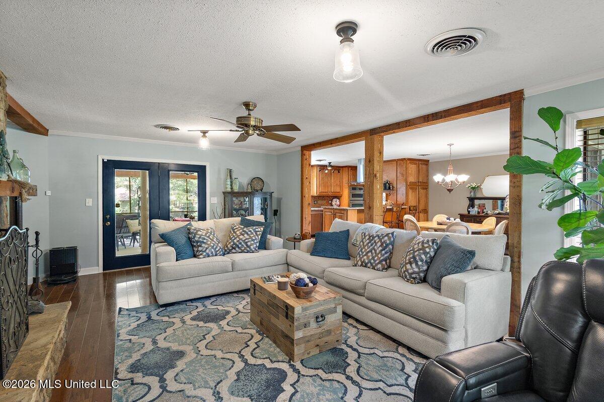 3922 Coker Road Property Photo 14