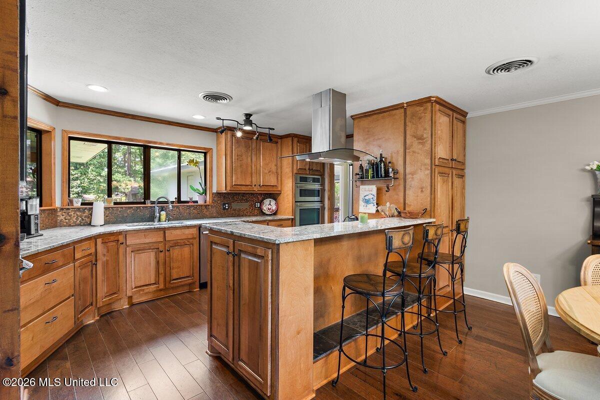 3922 Coker Road Property Photo 16