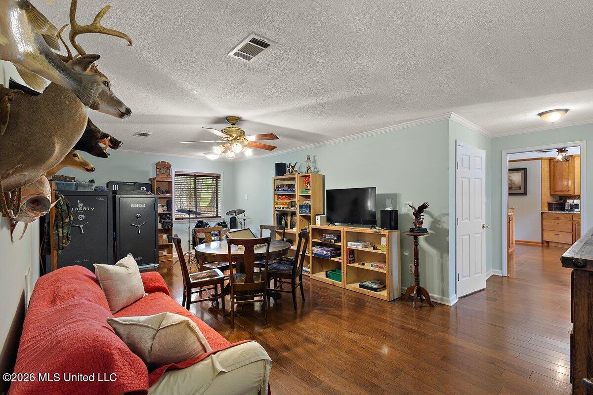 3922 Coker Road Property Photo 21