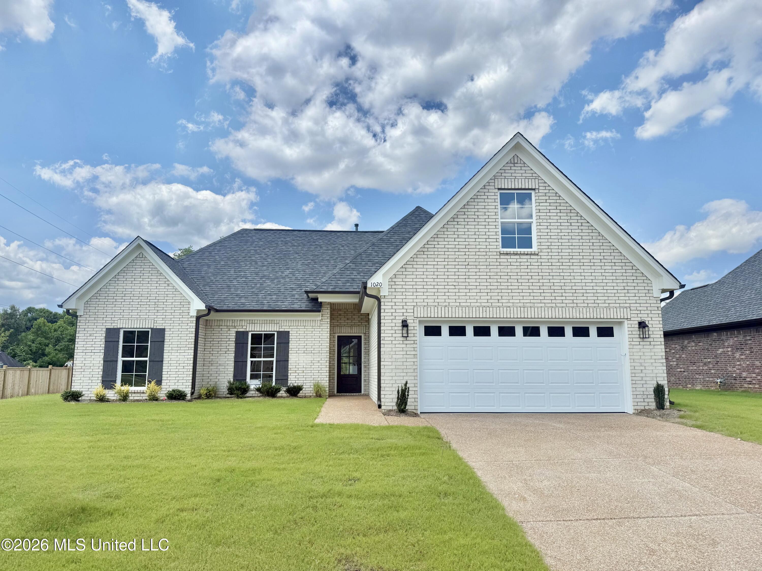 1020 Great Glen Drive Property Photo 1