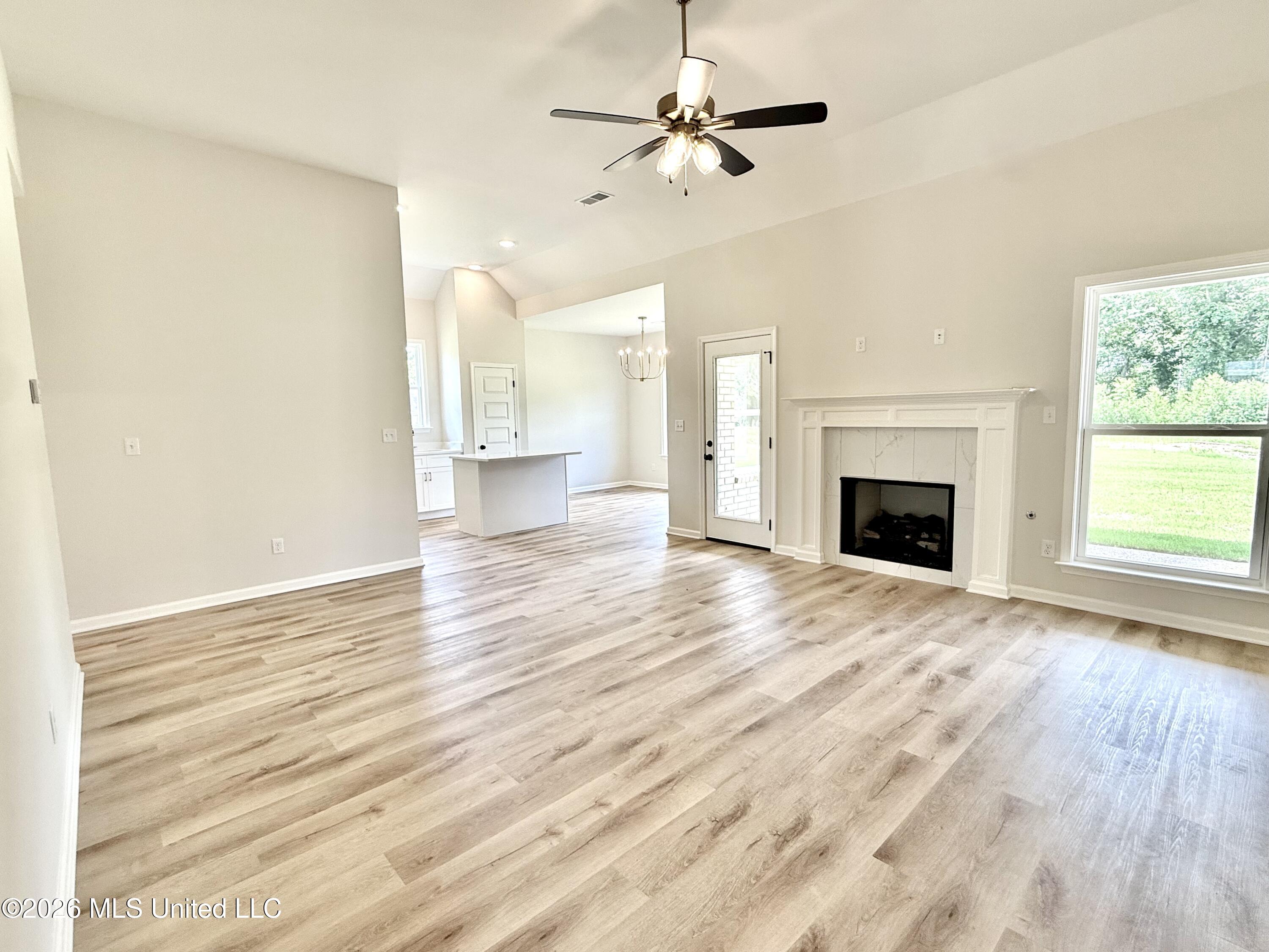 1020 Great Glen Drive Property Photo 3