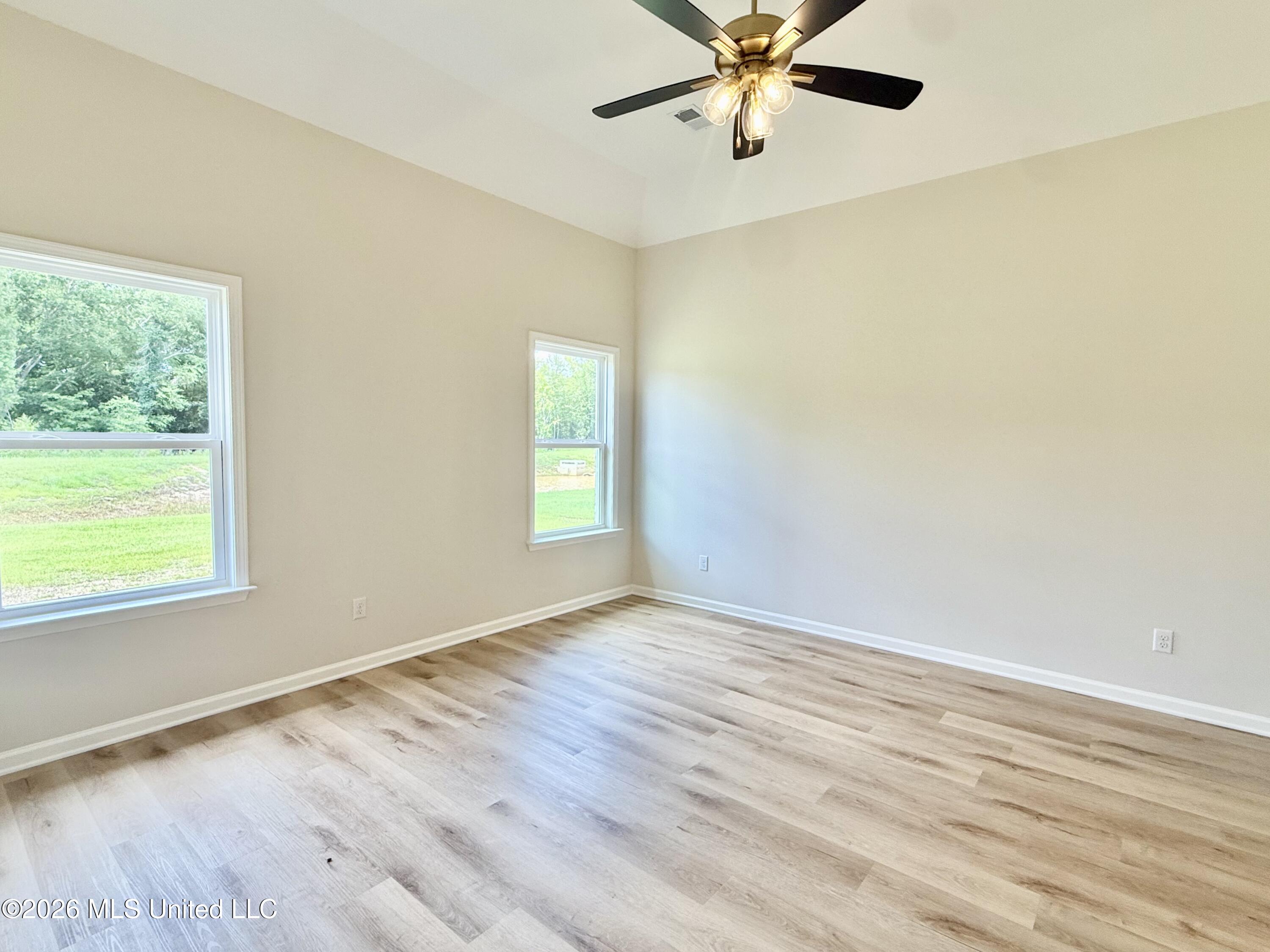 1020 Great Glen Drive Property Photo 6