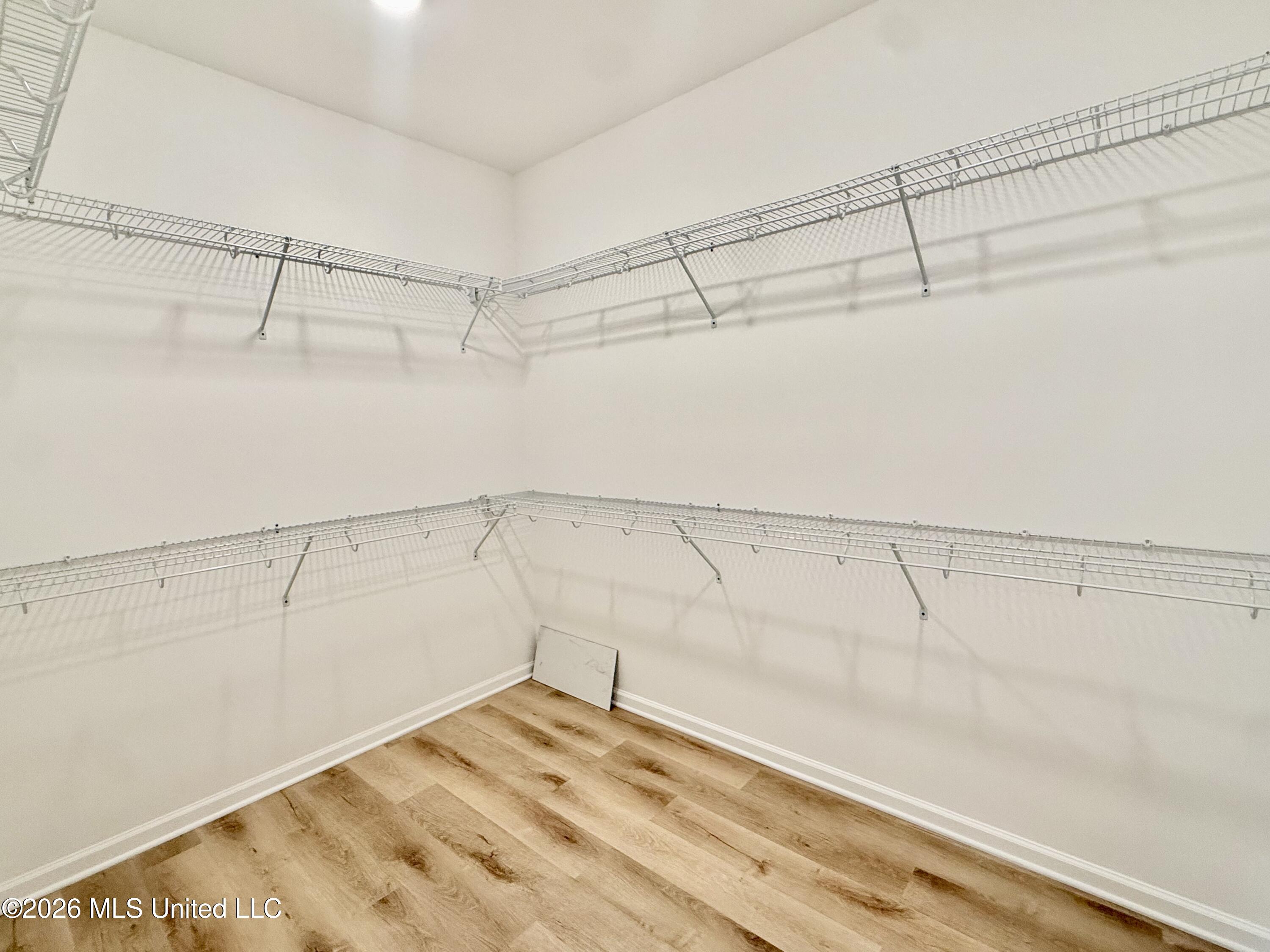 1020 Great Glen Drive Property Photo 8