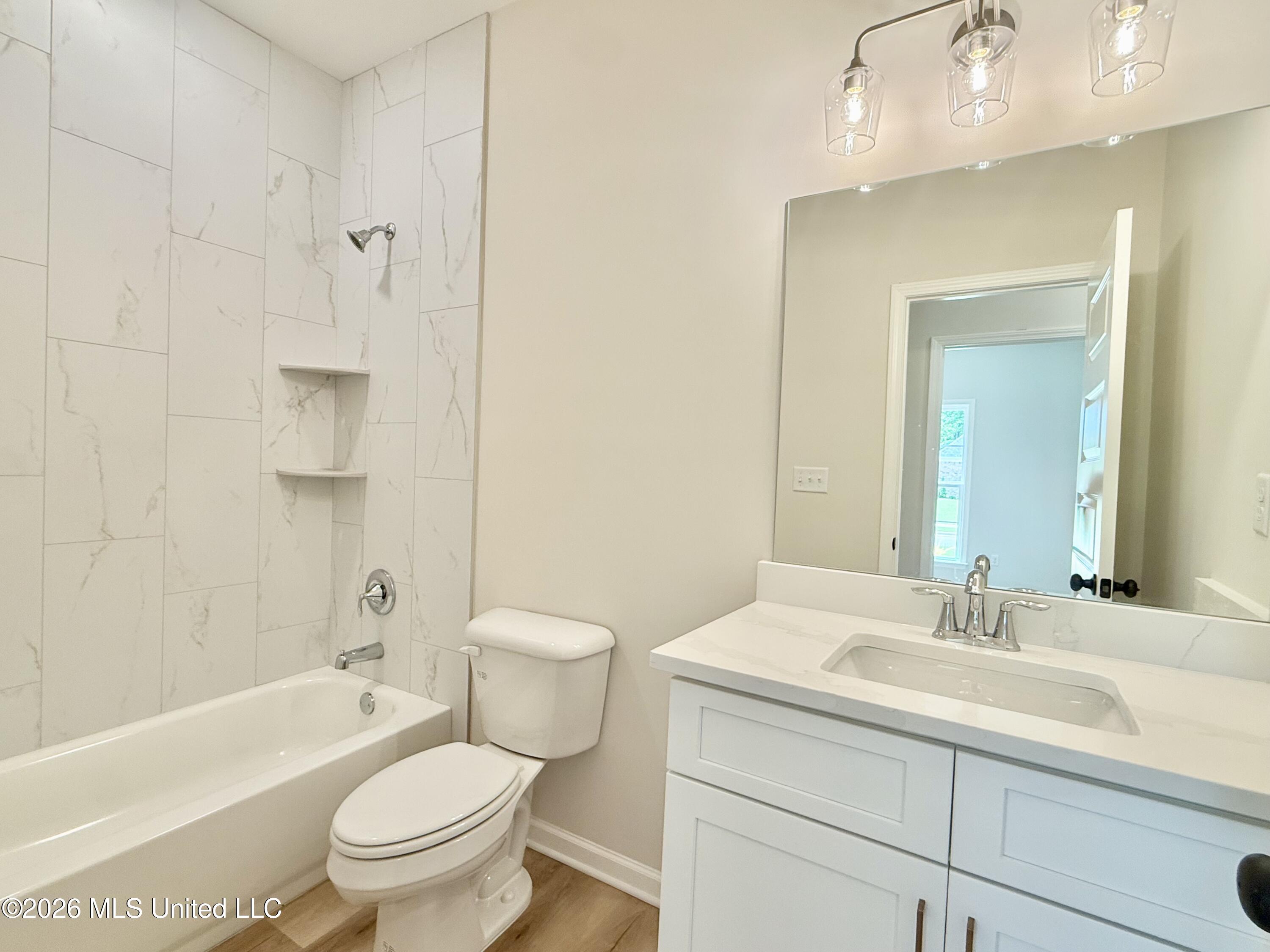 1020 Great Glen Drive Property Photo 11