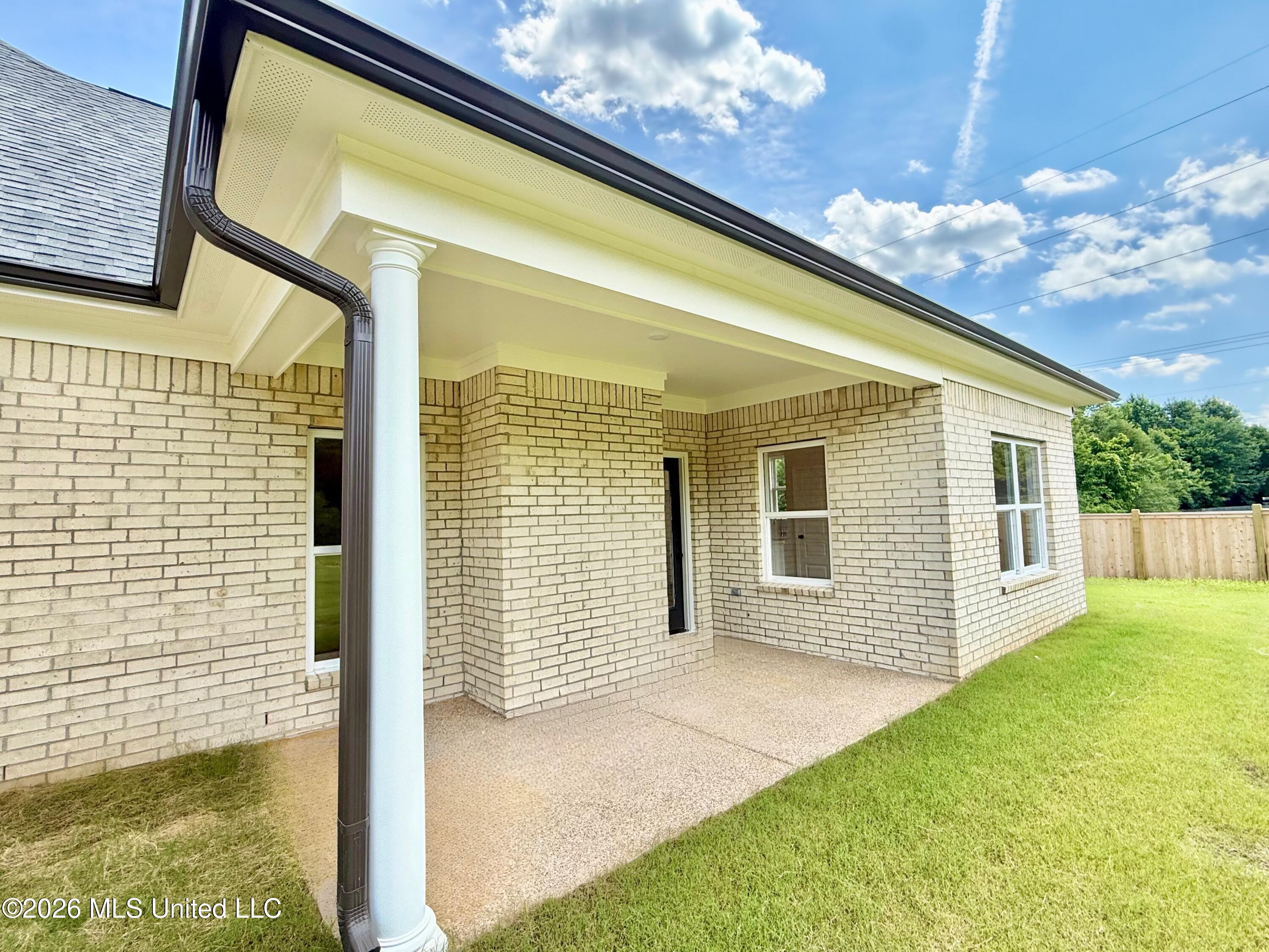 1020 Great Glen Drive Property Photo 13