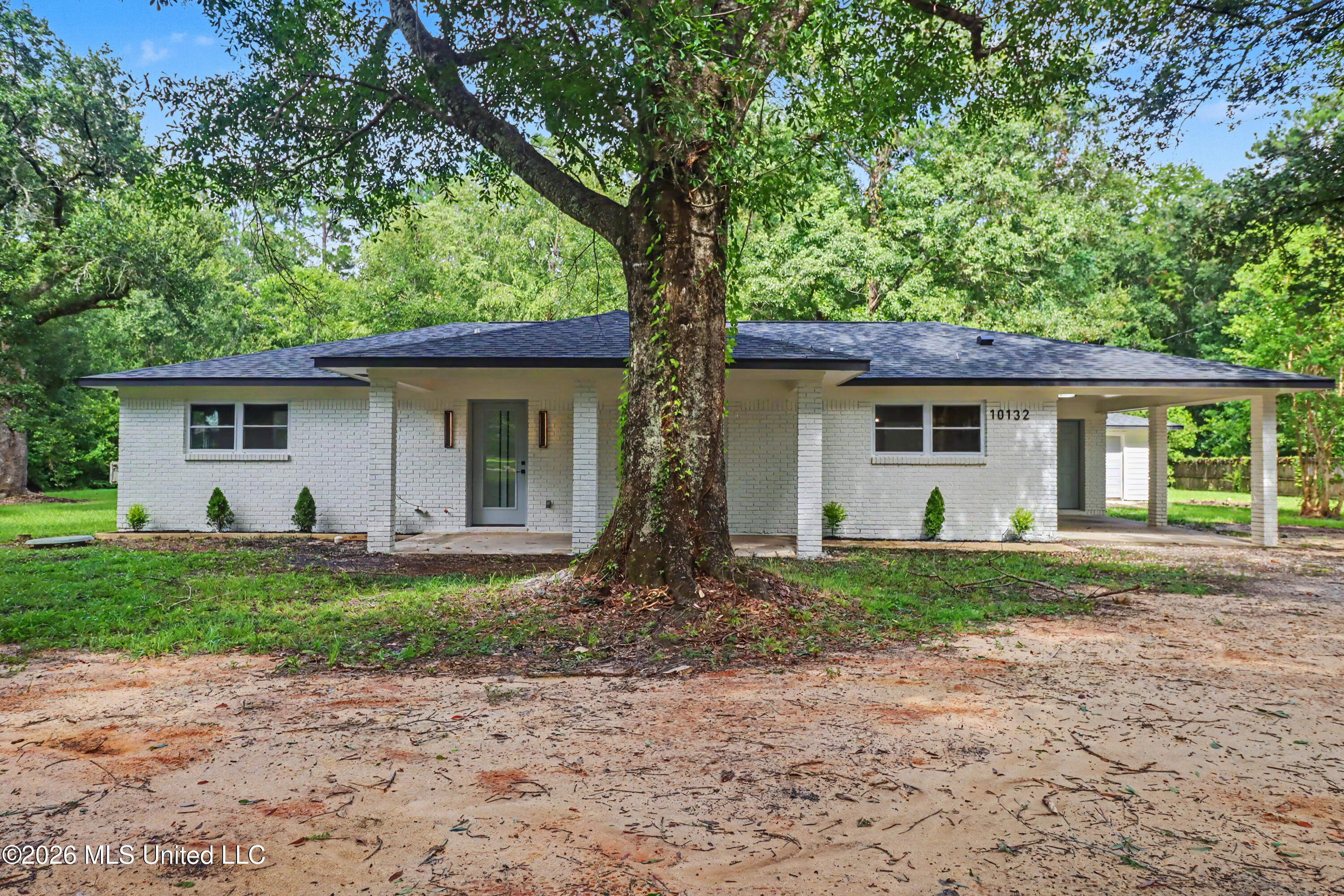 10132 Graystone Drive Property Photo 3