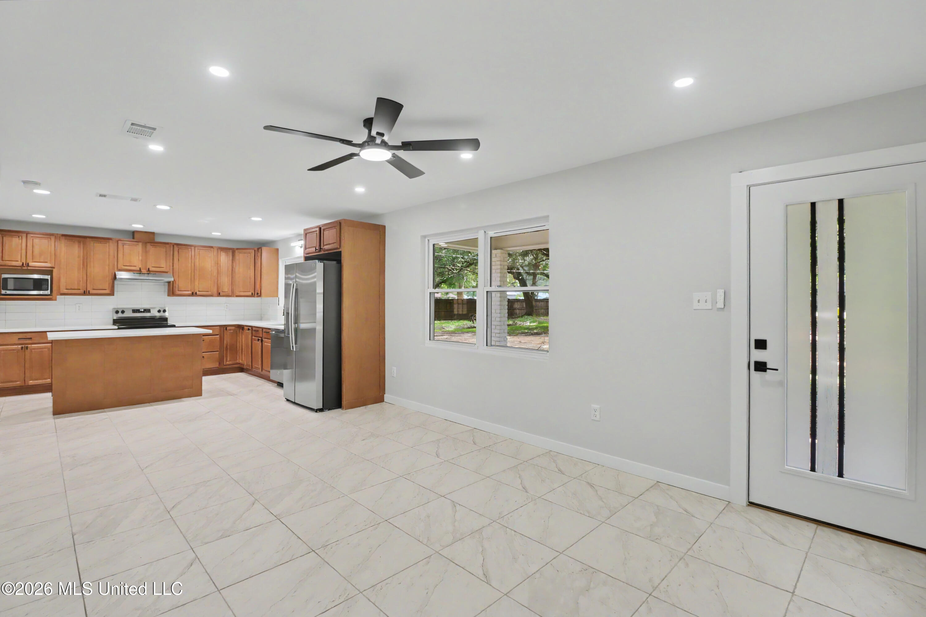 10132 Graystone Drive Property Photo 7
