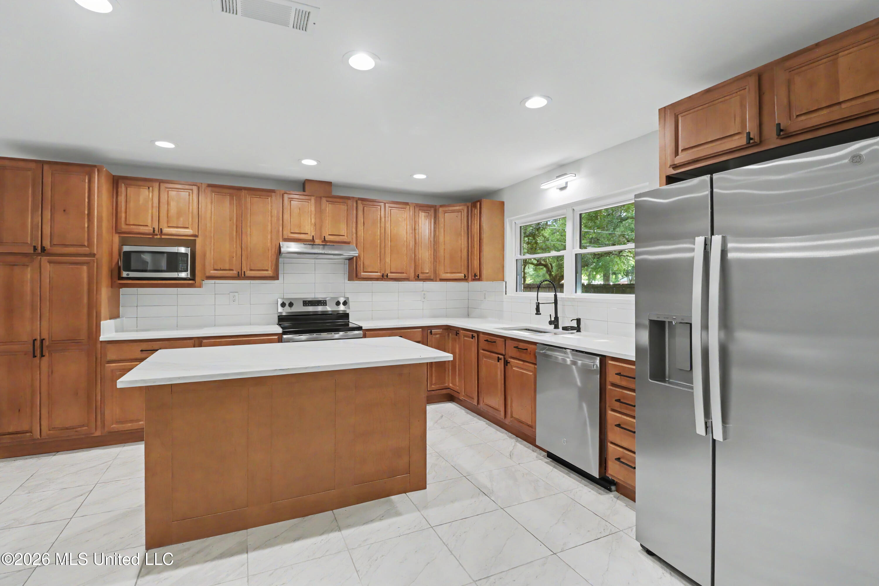 10132 Graystone Drive Property Photo 8