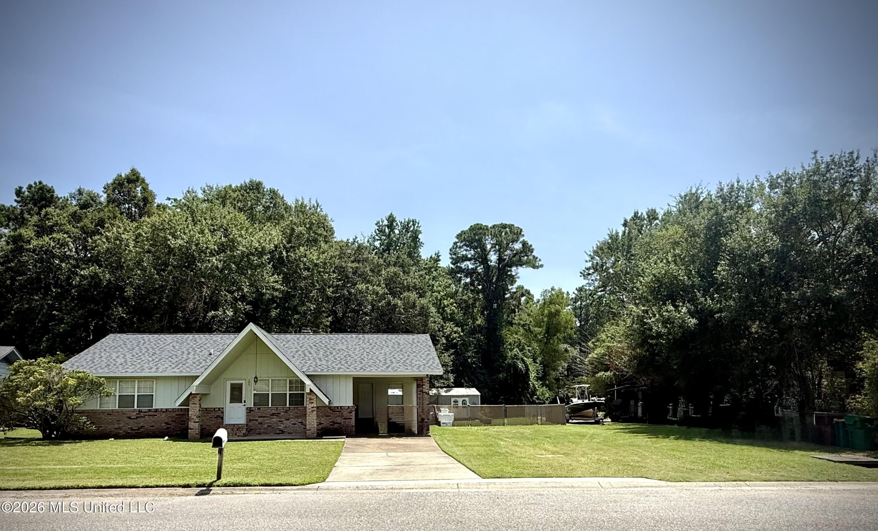 595 Neal Drive Property Photo 1