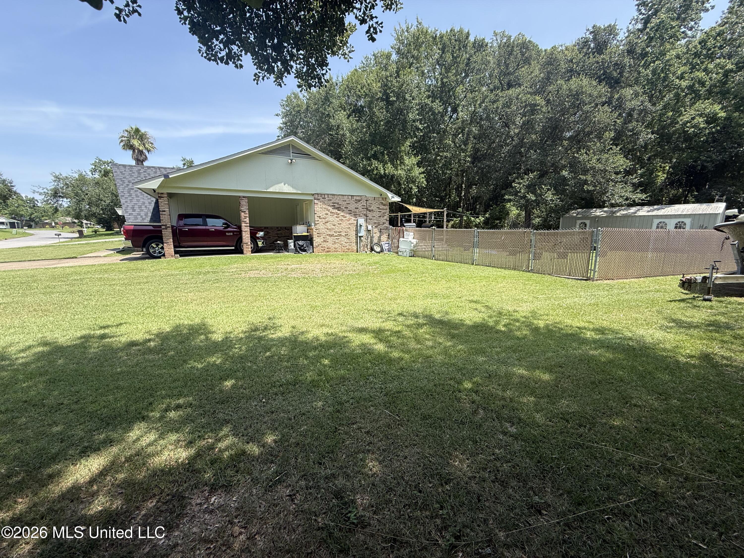 595 Neal Drive Property Photo 2