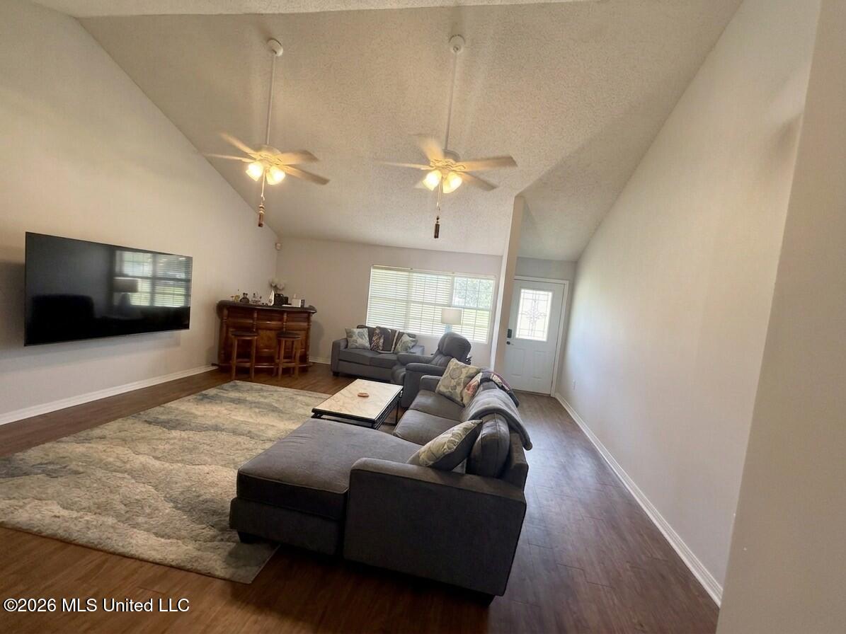 595 Neal Drive Property Photo 5