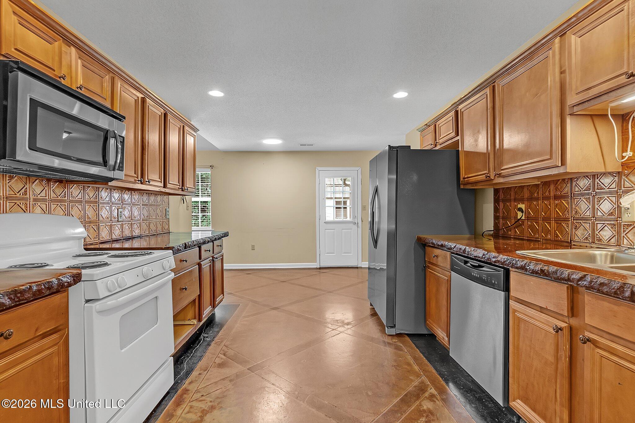 209 Roper Cove Property Photo 8