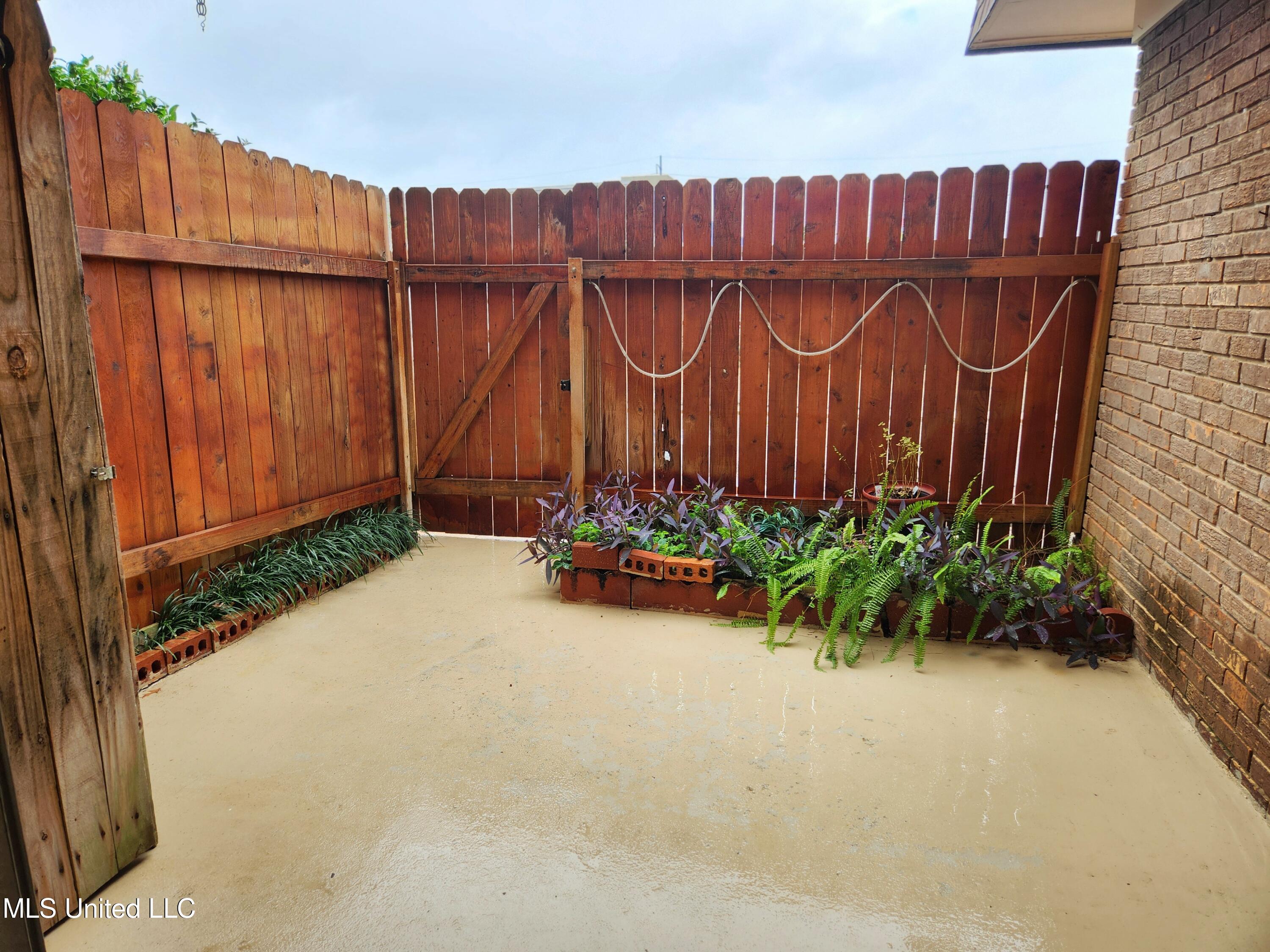 5155 Wayneland Drive Property Photo 3