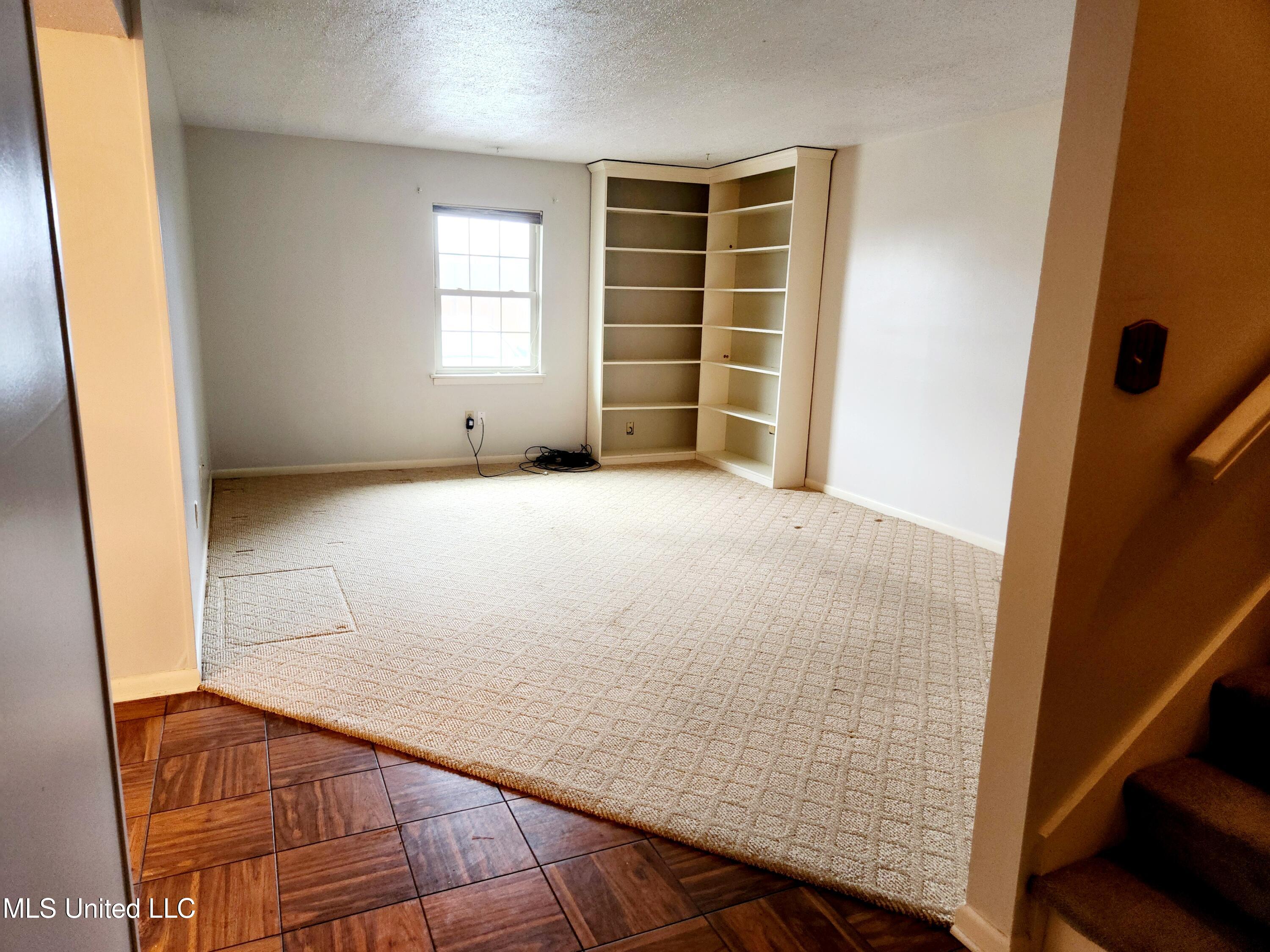 5155 Wayneland Drive Property Photo 5