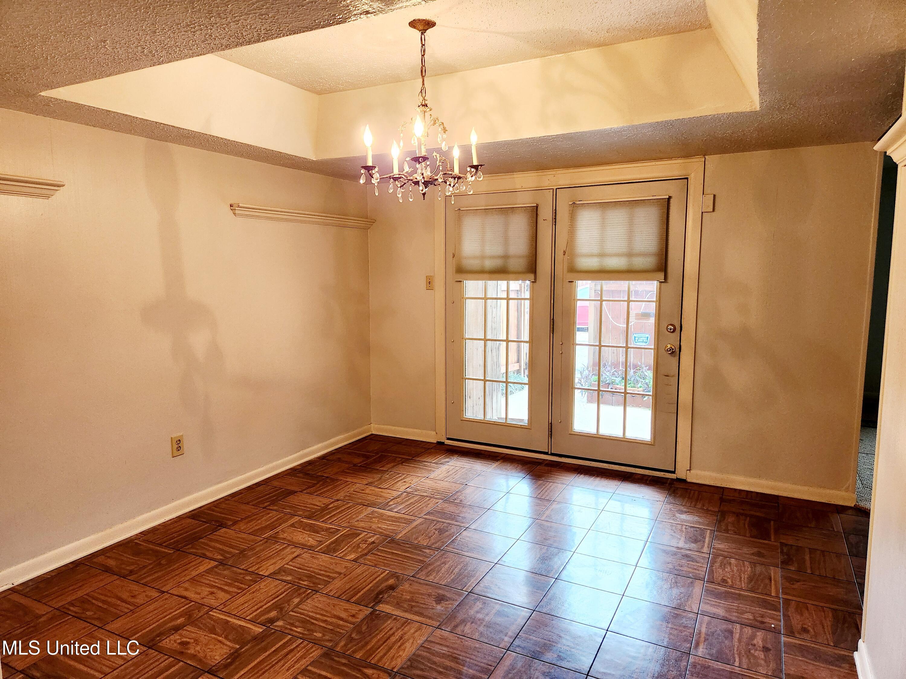 5155 Wayneland Drive Property Photo 8