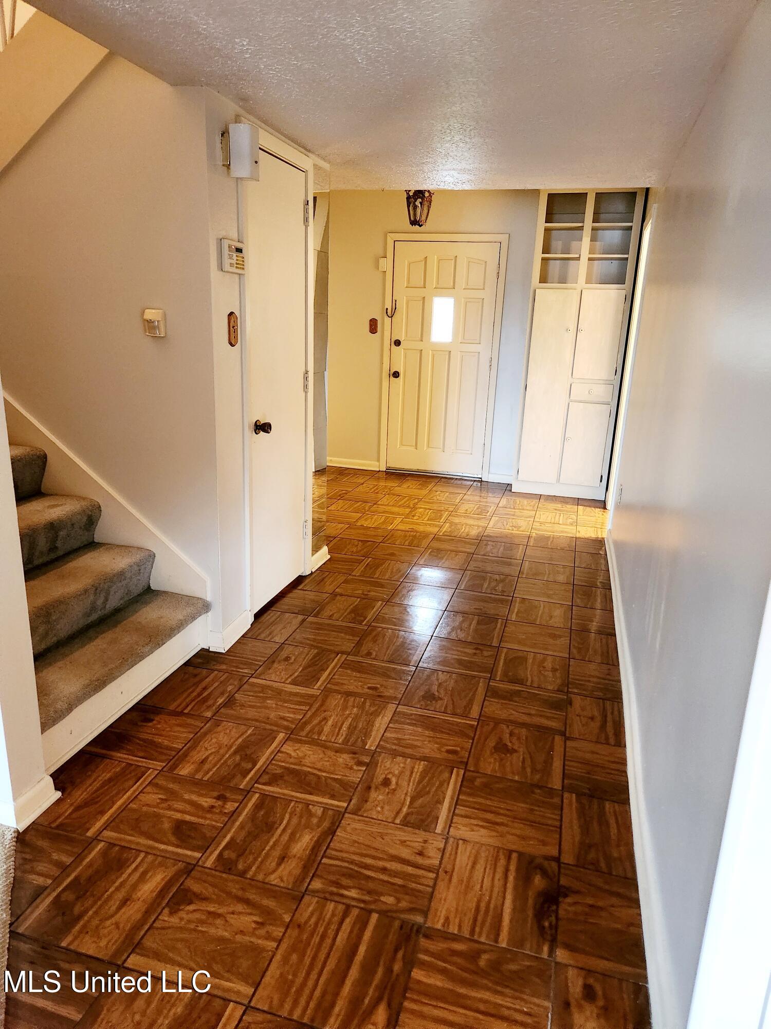5155 Wayneland Drive Property Photo 11