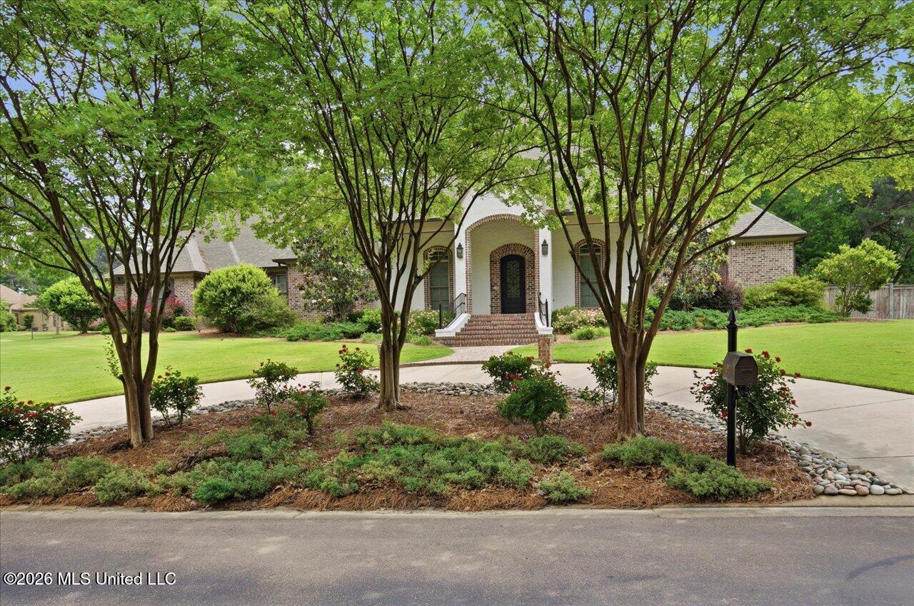 465 Pembrooke Drive Property Photo 5