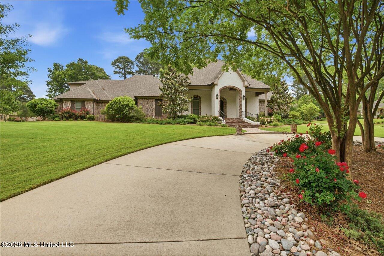 465 Pembrooke Drive Property Photo 9