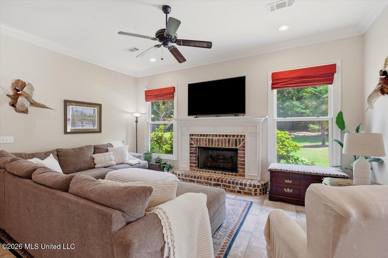 465 Pembrooke Drive Property Photo 37