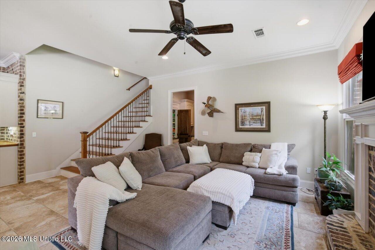 465 Pembrooke Drive Property Photo 39