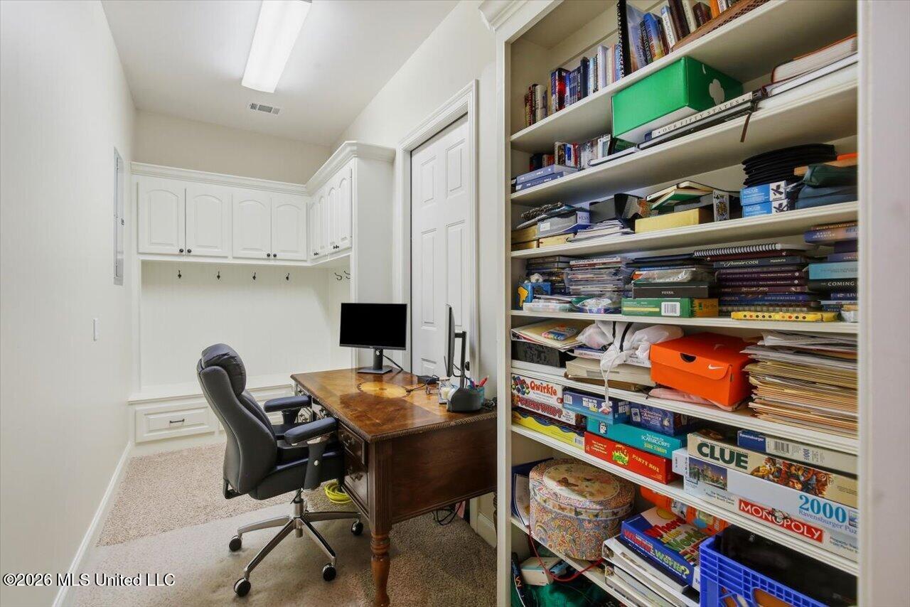 465 Pembrooke Drive Property Photo 41