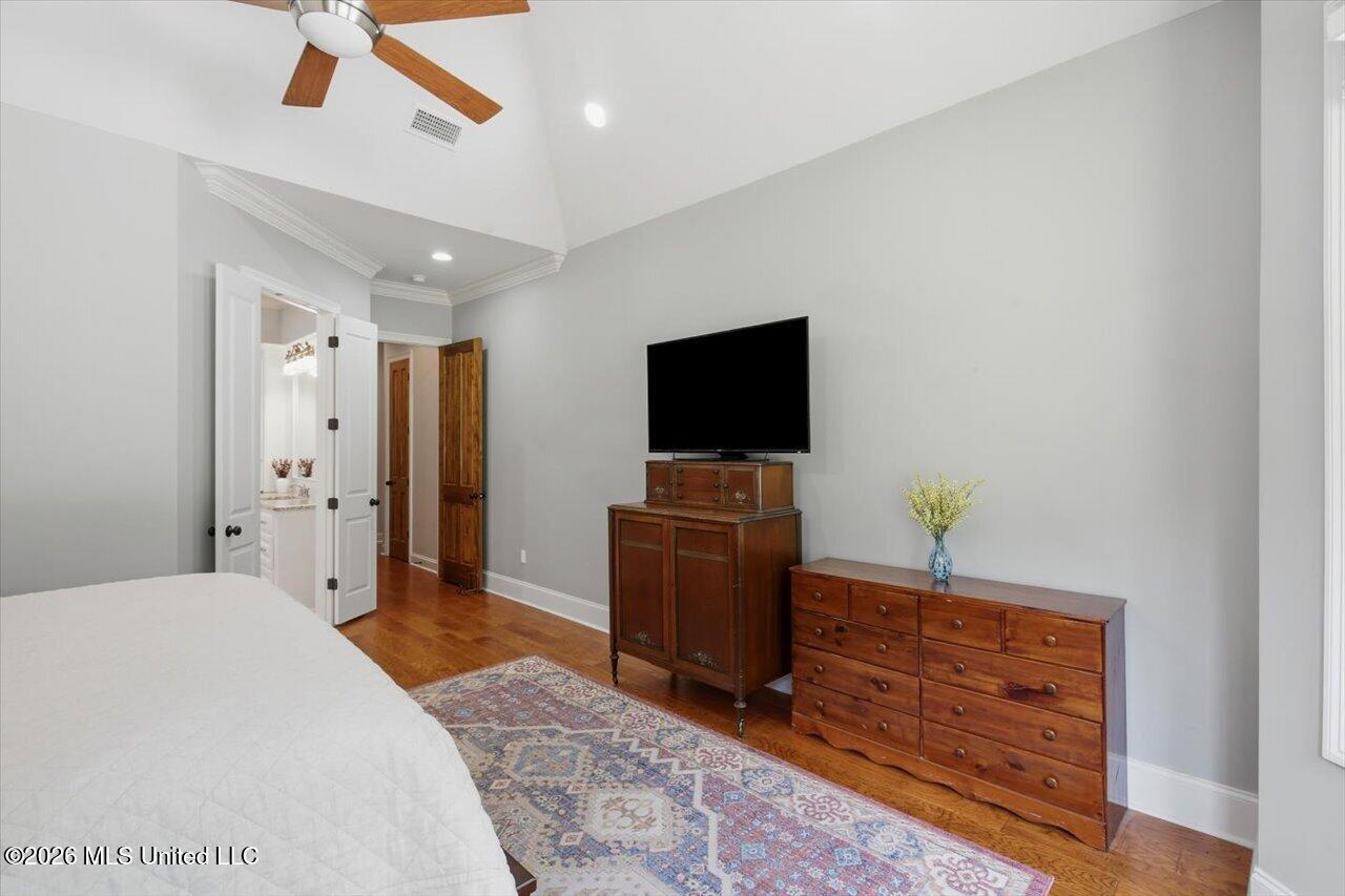 465 Pembrooke Drive Property Photo 46