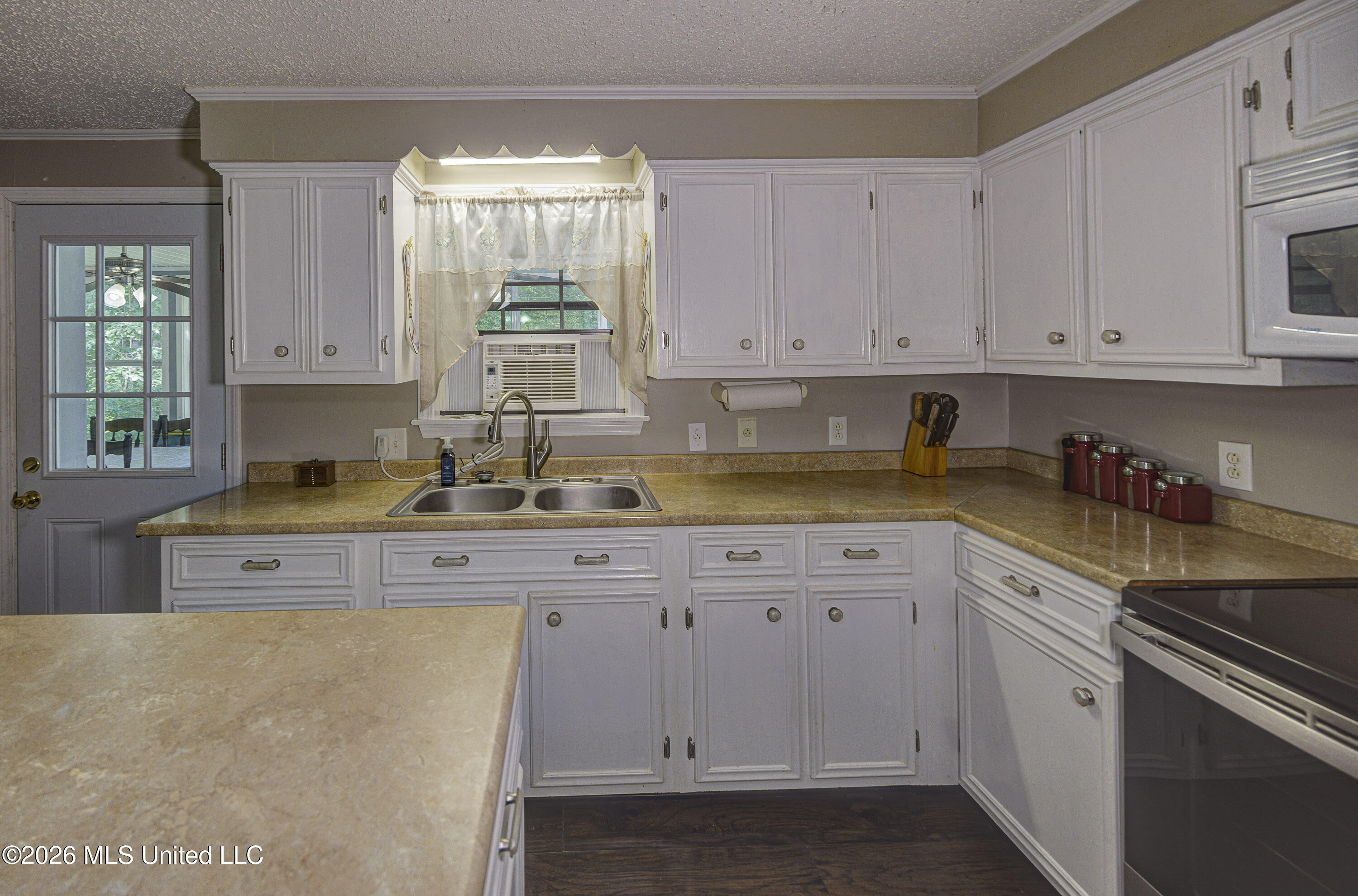 4255 Trotter Road Property Photo 11
