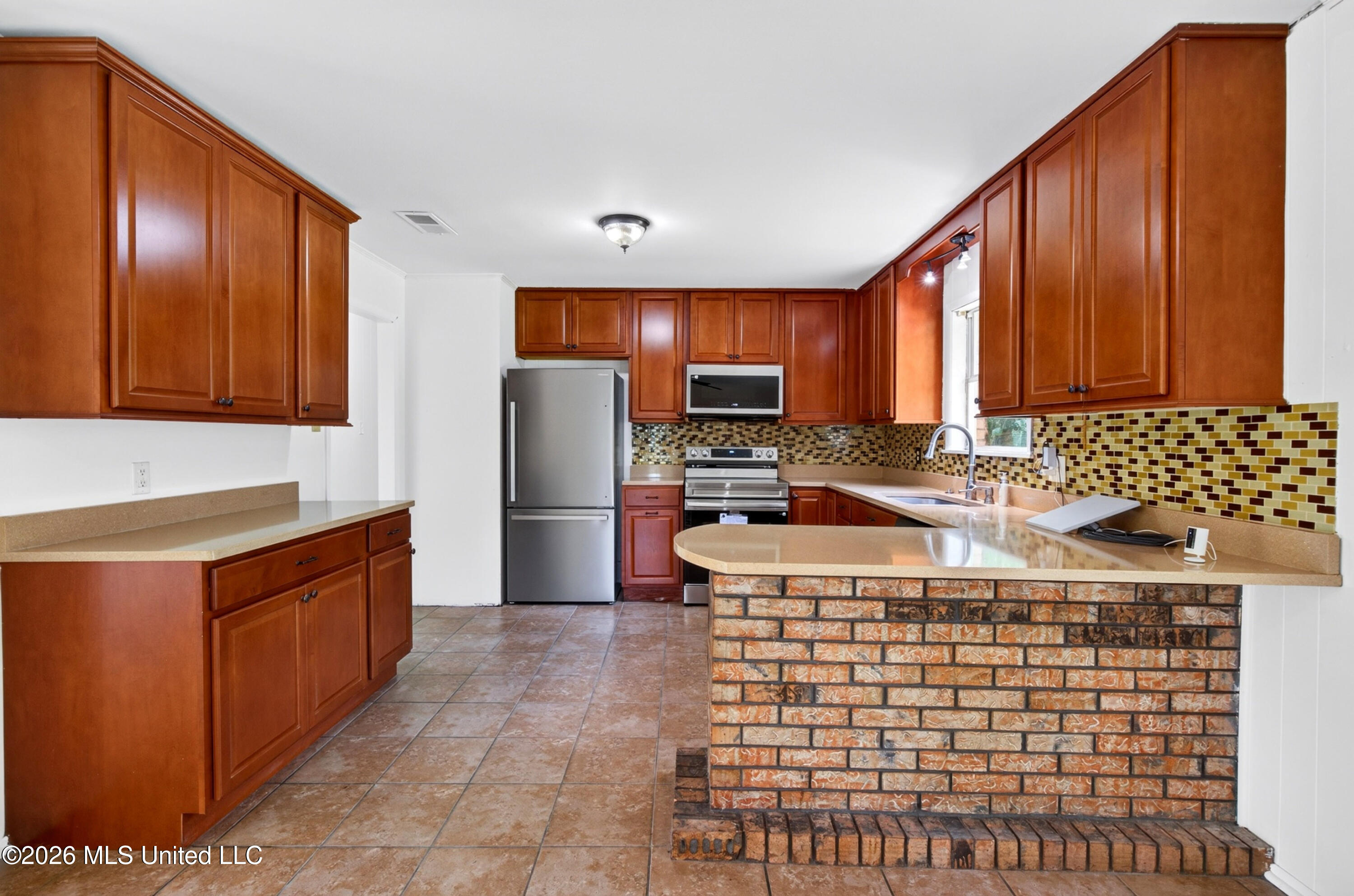 5717 Meadowview Drive Property Photo 4