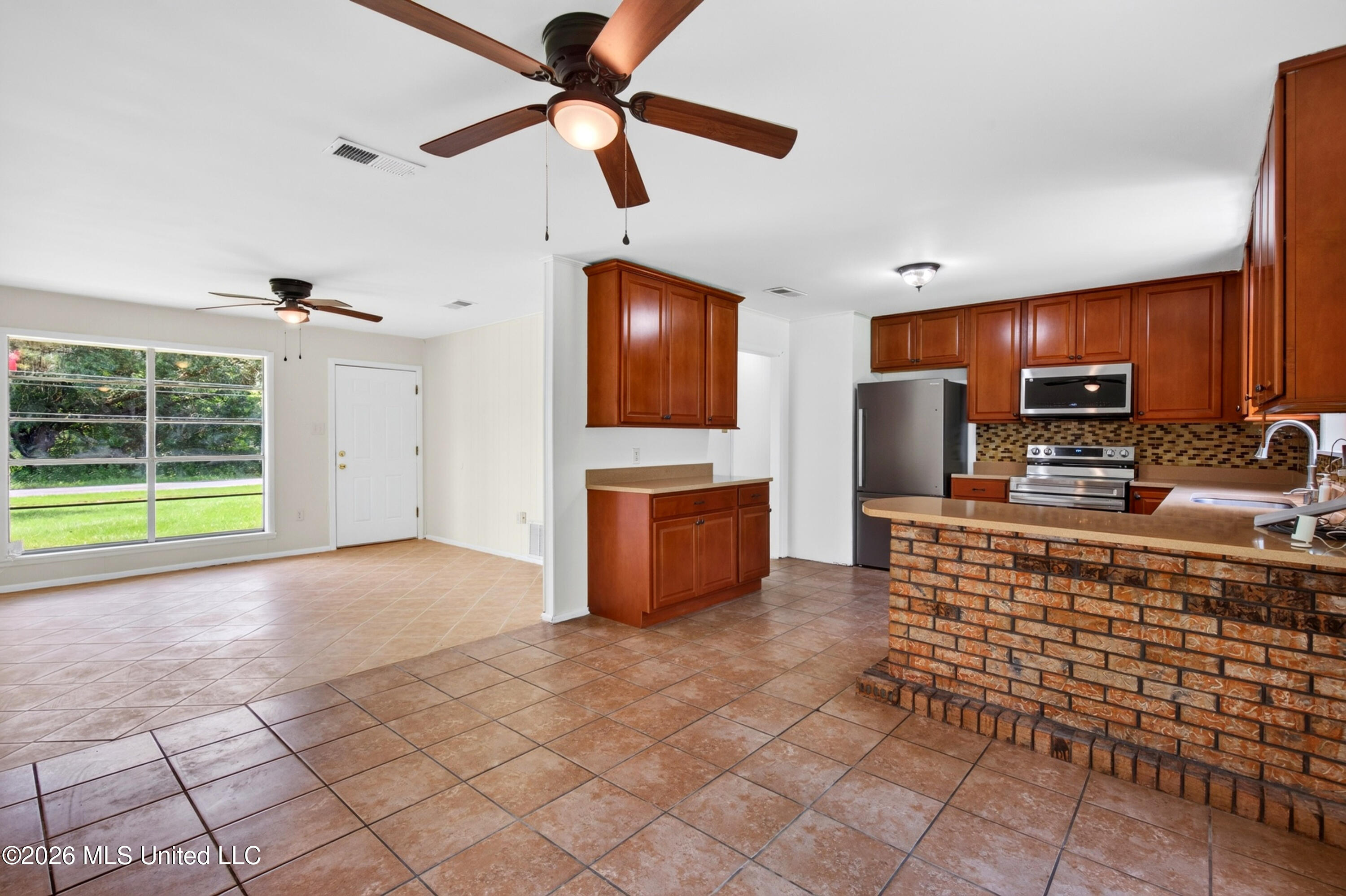 5717 Meadowview Drive Property Photo 6