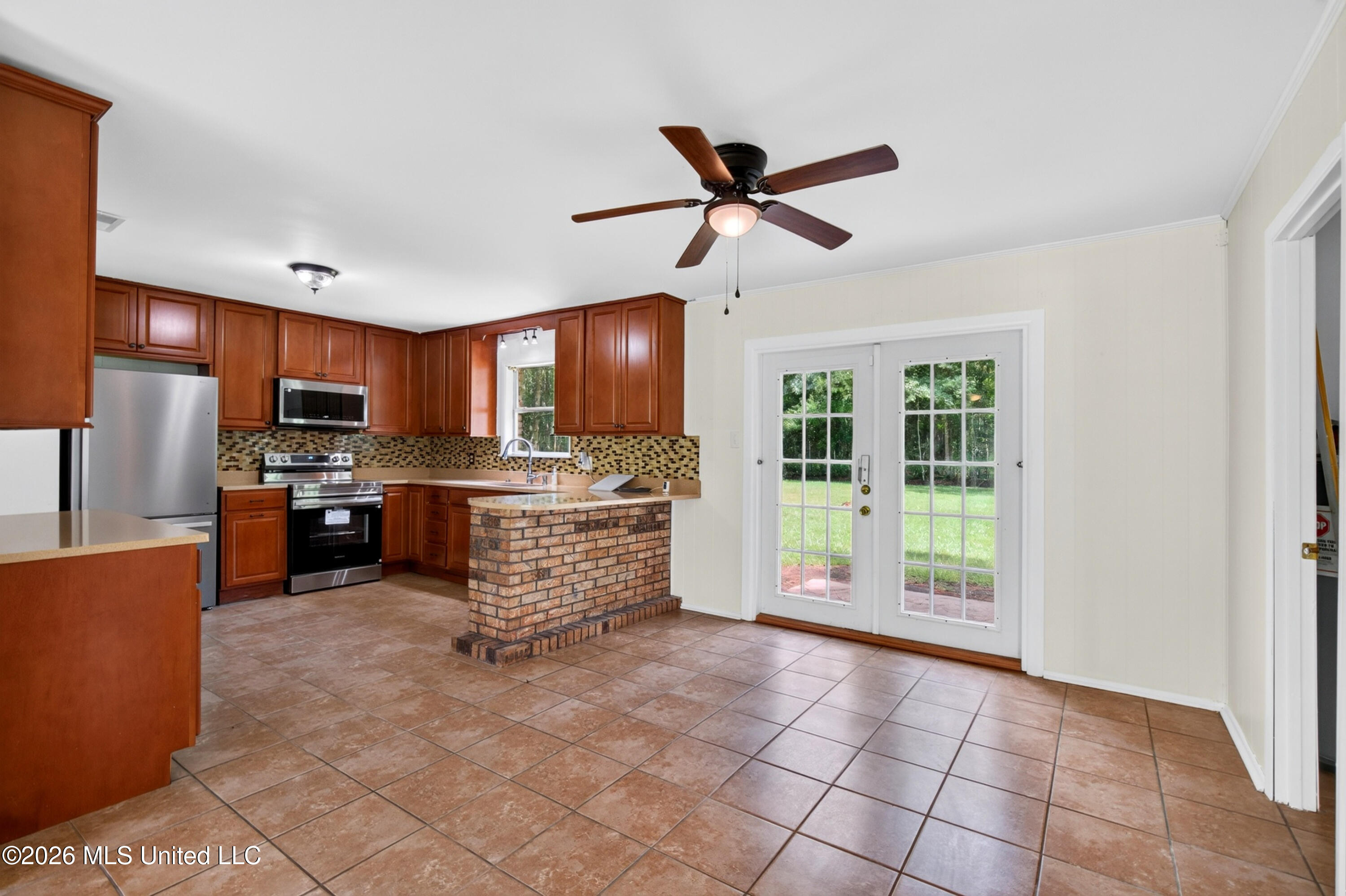 5717 Meadowview Drive Property Photo 8