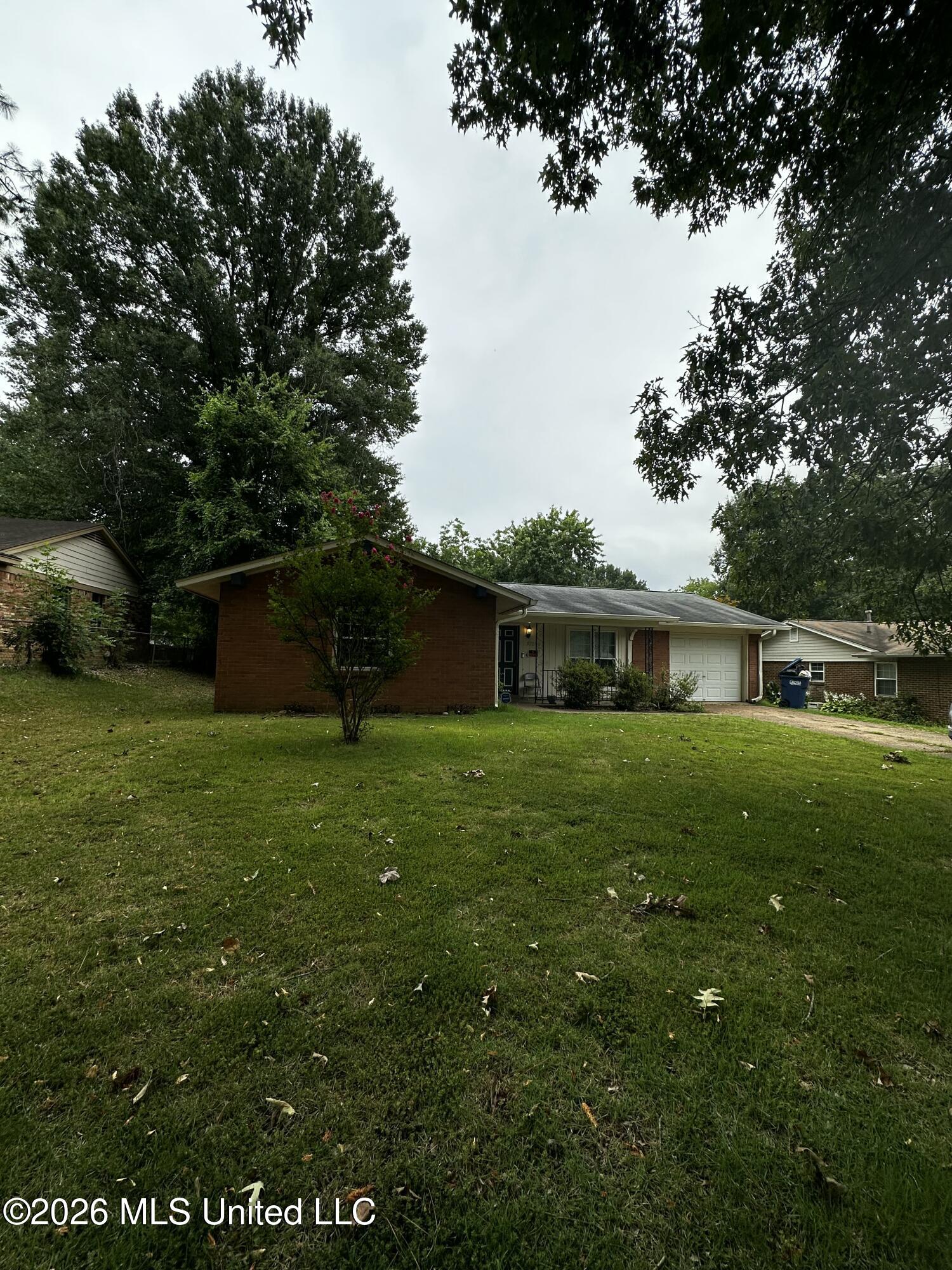 5727 Iroquois Drive Property Photo 1