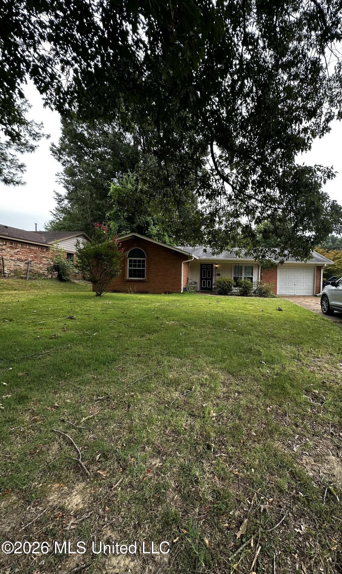 5727 Iroquois Drive Property Photo 3