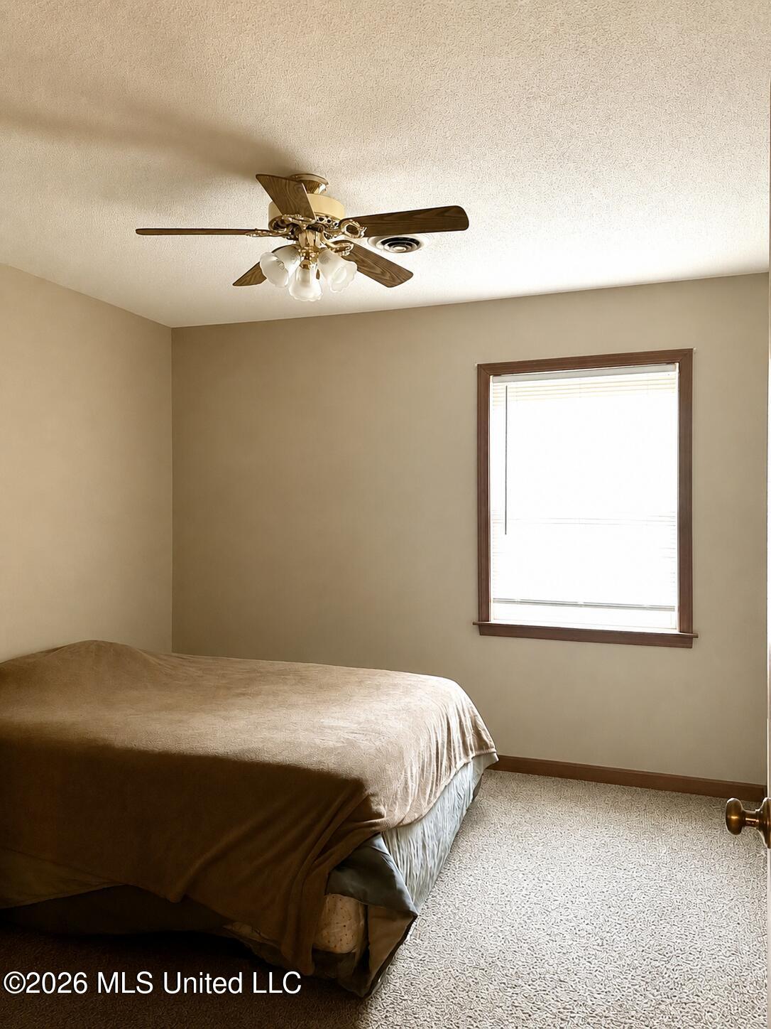 5727 Iroquois Drive Property Photo 4