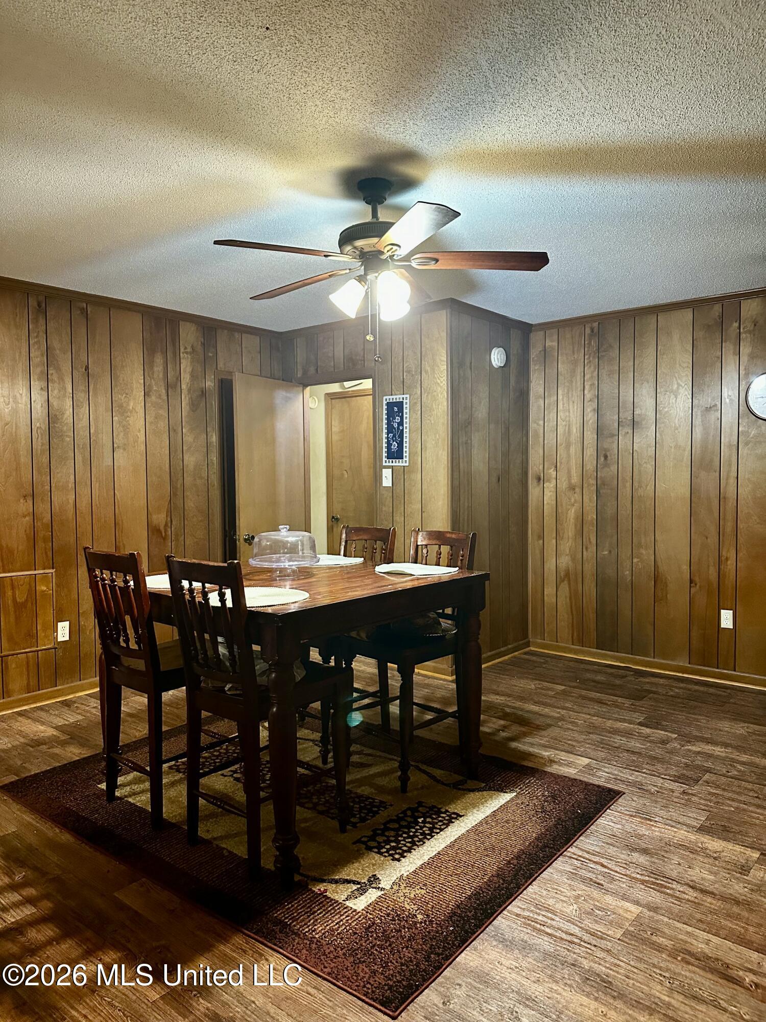 5727 Iroquois Drive Property Photo 8